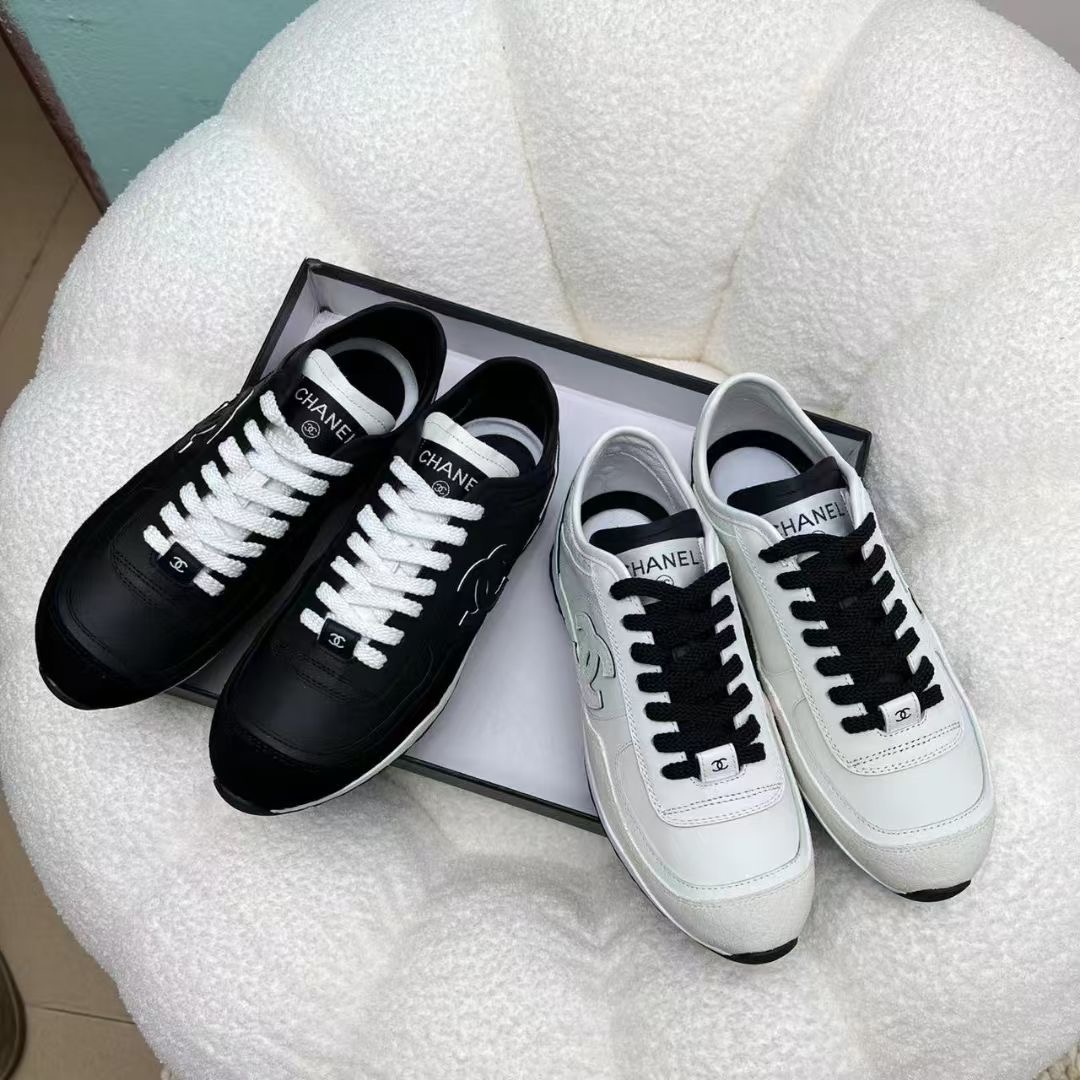 NO:235915,Chanel 25A latest model, panda color matching, small white shoes, casual sports shoes, skateboard shoes, original purchase and development, making goods, Xiaoxiang C home, another super big hit, the love of internet celebrity bloggers and ladies, various praises from social platforms, popular super high texture and breathable super spring and summer, seeing this issue can always evoke the girl's inner demand for fashion Latest material Classic black and white color matching Full of fashionable feeling on the feet, easy to take care of Fabric: Original custom imported material, inner custom net, original open mold TU non-slip sole Size: Women's model 35-40, casual shoes/sports shoes, chanel, chanel, chanel, chanel, chanel, chanel, chanel, sneakers19860909Chanel香奈儿25A最新款 ,熊猫配色 小白鞋 休闲 运动鞋 滑板鞋 原版购入开发 做货 小香 C家 专柜又一超级大爆款,网红博主小姐姐们的挚爱,社交平台的各种夸赞,人气超高质感透气超级春夏,看到这期总能唤起少女内心对时髦的诉求 最新材质 经典黑白配色 上脚时髦感十足 容易打理 面料: 原版定制进口材质 内里定制网里 鞋底原版开模TU防滑大底 Size: 女款35-40,休闲鞋/运动鞋,chanel,chanel,chanel,sneakers,Women's Shoes