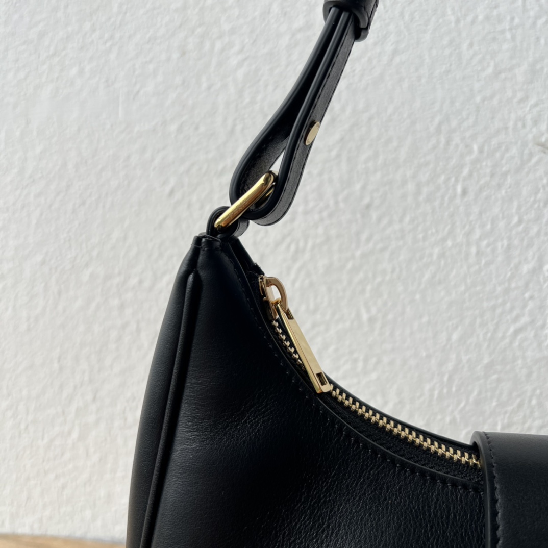 Ava 腋下包 P1600 新品 高級感あふれる復古デザイン