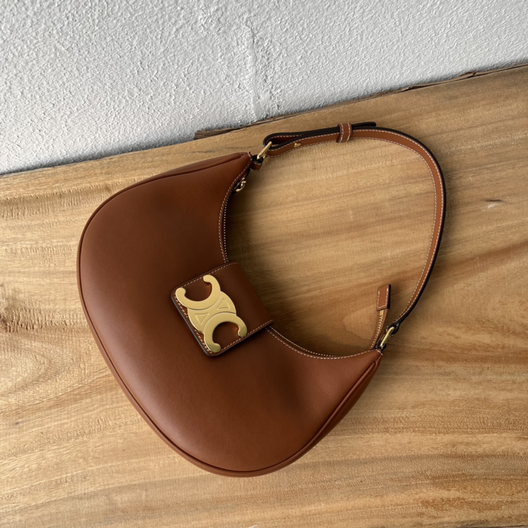 Ava 腋下包 P1600 大 Logo 高品質復古デザイン