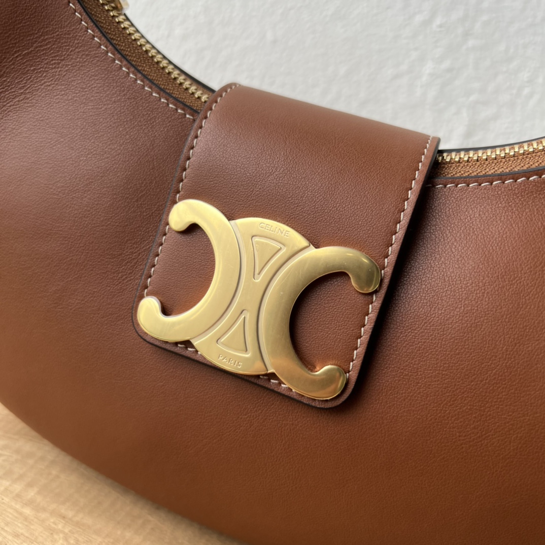 Ava 腋下包 P1600 大 Logo 高品質復古デザイン