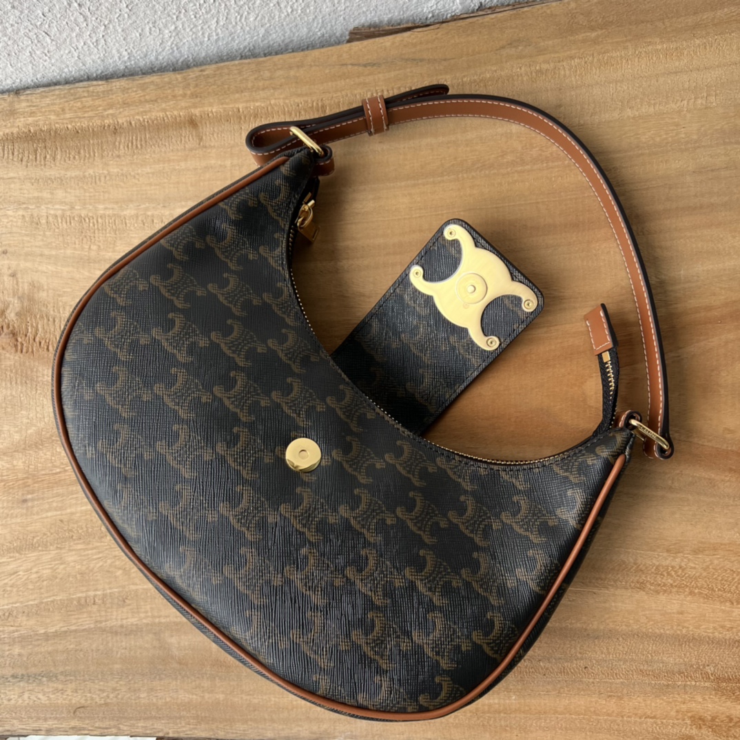 Ava 腋下包 P1300 新品 大ロゴ付きの復古デザイン