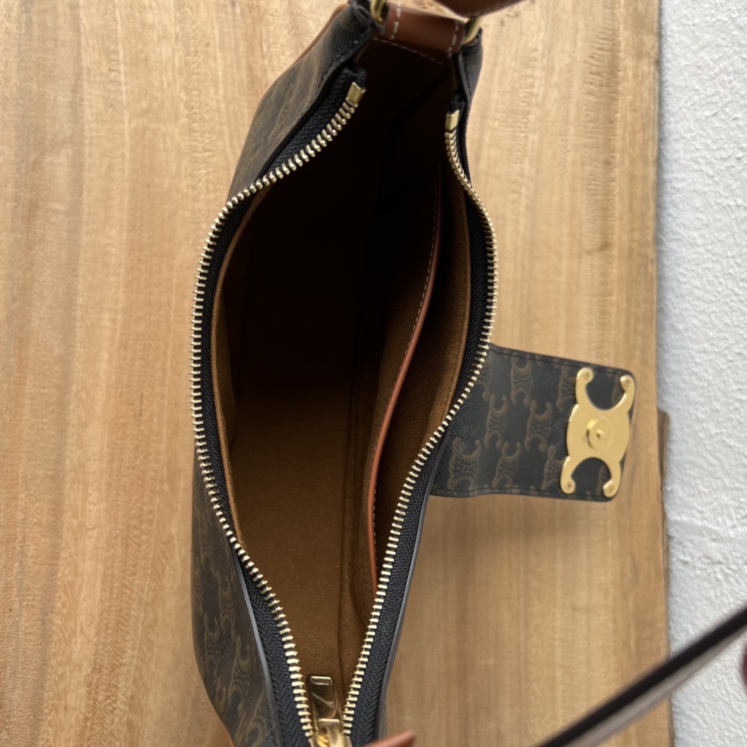 Ava 腋下包 P1300 新品 大ロゴ付きの復古デザイン