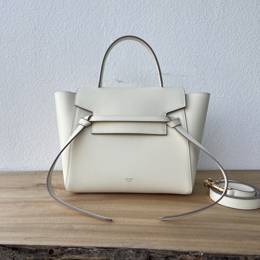 NO:197345,[Overseas original list] 20cm24cm Celine belt bag Catfish bag palm pattern cowhide skin inside [rose][rose][rose][rose] The mainstream fashion of the season, the curve of the cover, the delicateness of the knot, and the smoothness of the edges are clearly visible. It is loved by many celebrities, fashionable and versatile. Supermodels Liu Wen and Xi Mengyao are all showing, wear-resistant and more three-dimensional. The size and gray are often suitable for all beauties. Models 189153, Celine, celine, celine, cowhide19860909【海外原单】20cm24cm  Celine belt bag 鲶鱼包掌纹牛皮 内里磨砂皮[玫瑰][玫瑰][玫瑰]当季时尚主流,盖面弧度、小结的秀气、边角的圆滑清晰可见,深受众多明星厚爱,时尚又百搭,超模刘雯、奚梦瑶都在show,耐磨更有立体感,大小灰常适合各位美眉型号189153,赛琳celine,celine,celine,cowhide,Bag