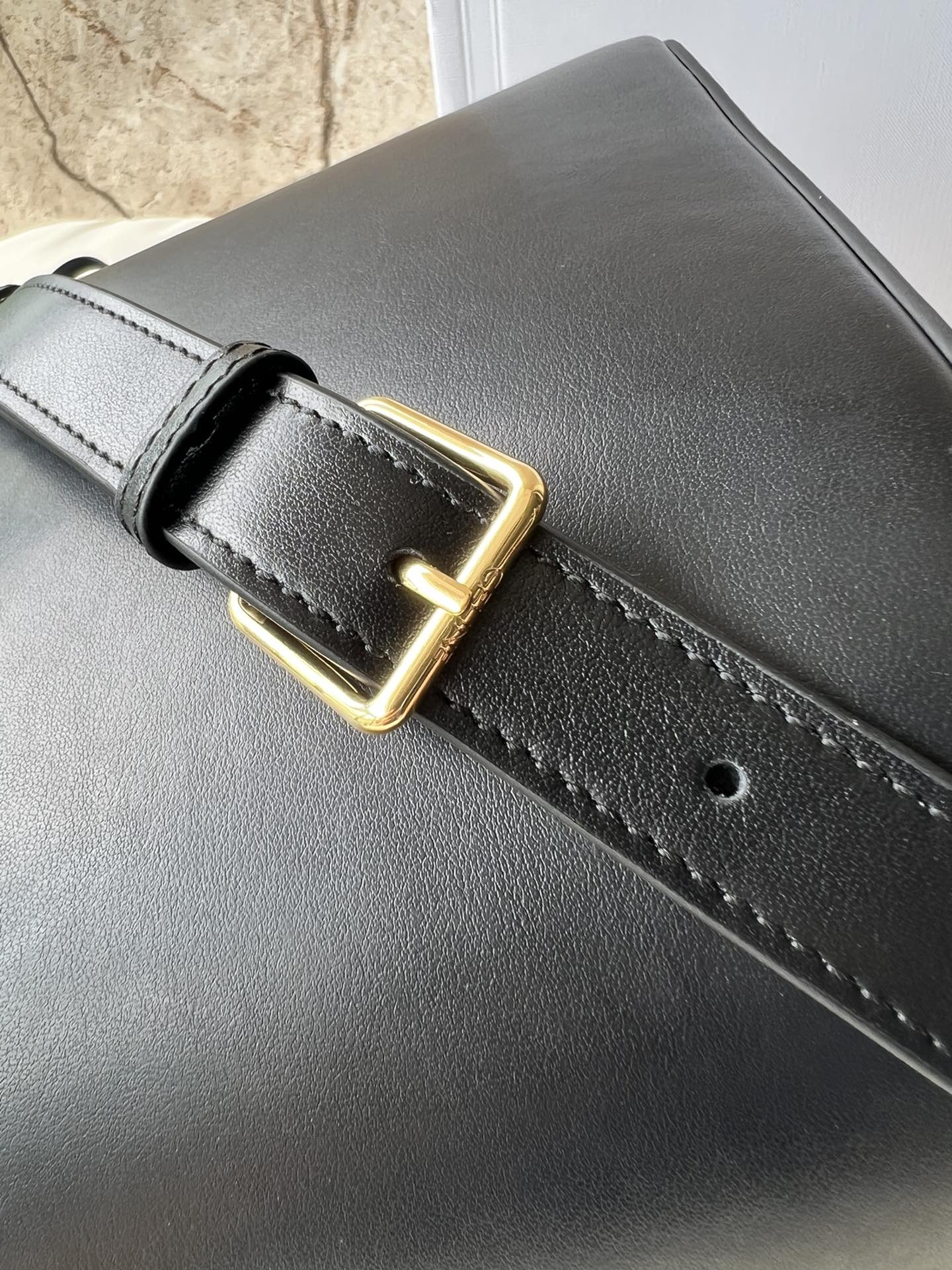 CE家新作 大容量の洗練された水桶バッグ