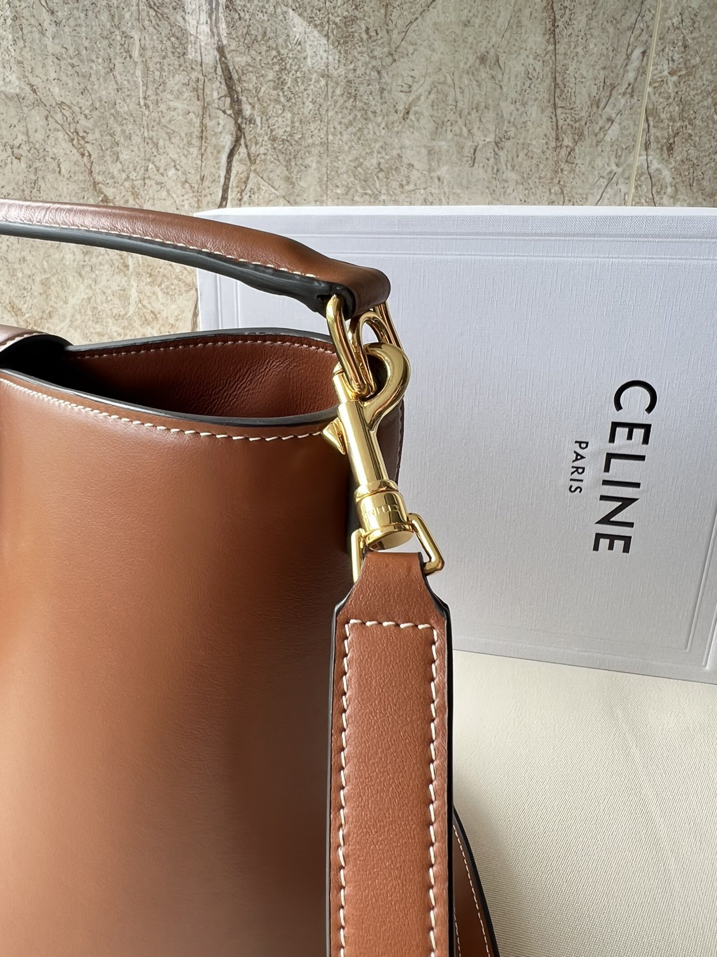 CE家 新作 大容量 バケツバッグ 小牛皮製