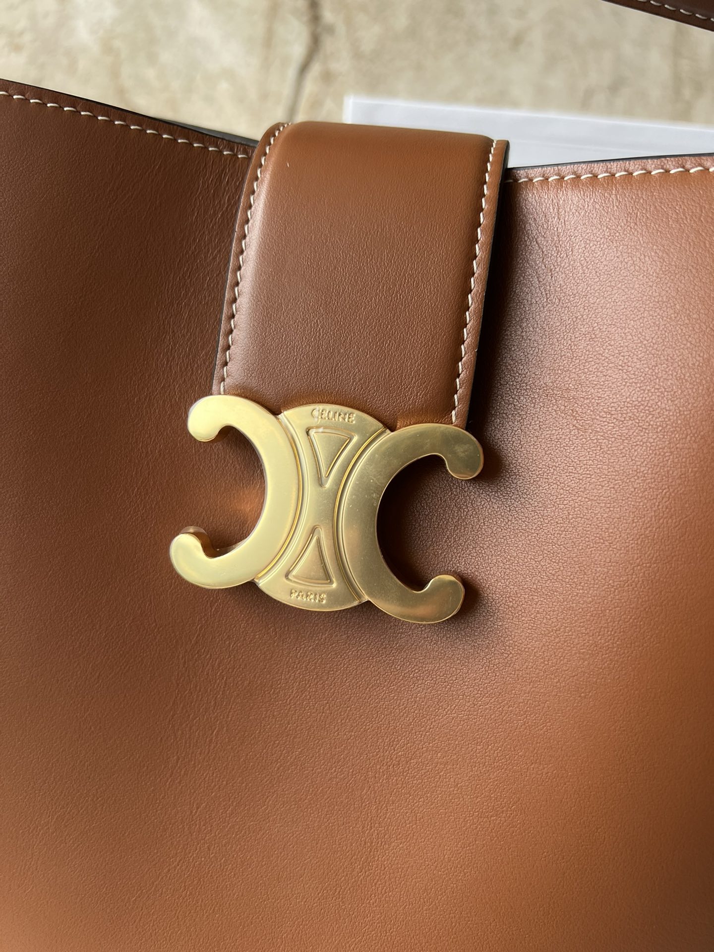 CE家 新作 大容量 バケツバッグ 小牛皮製