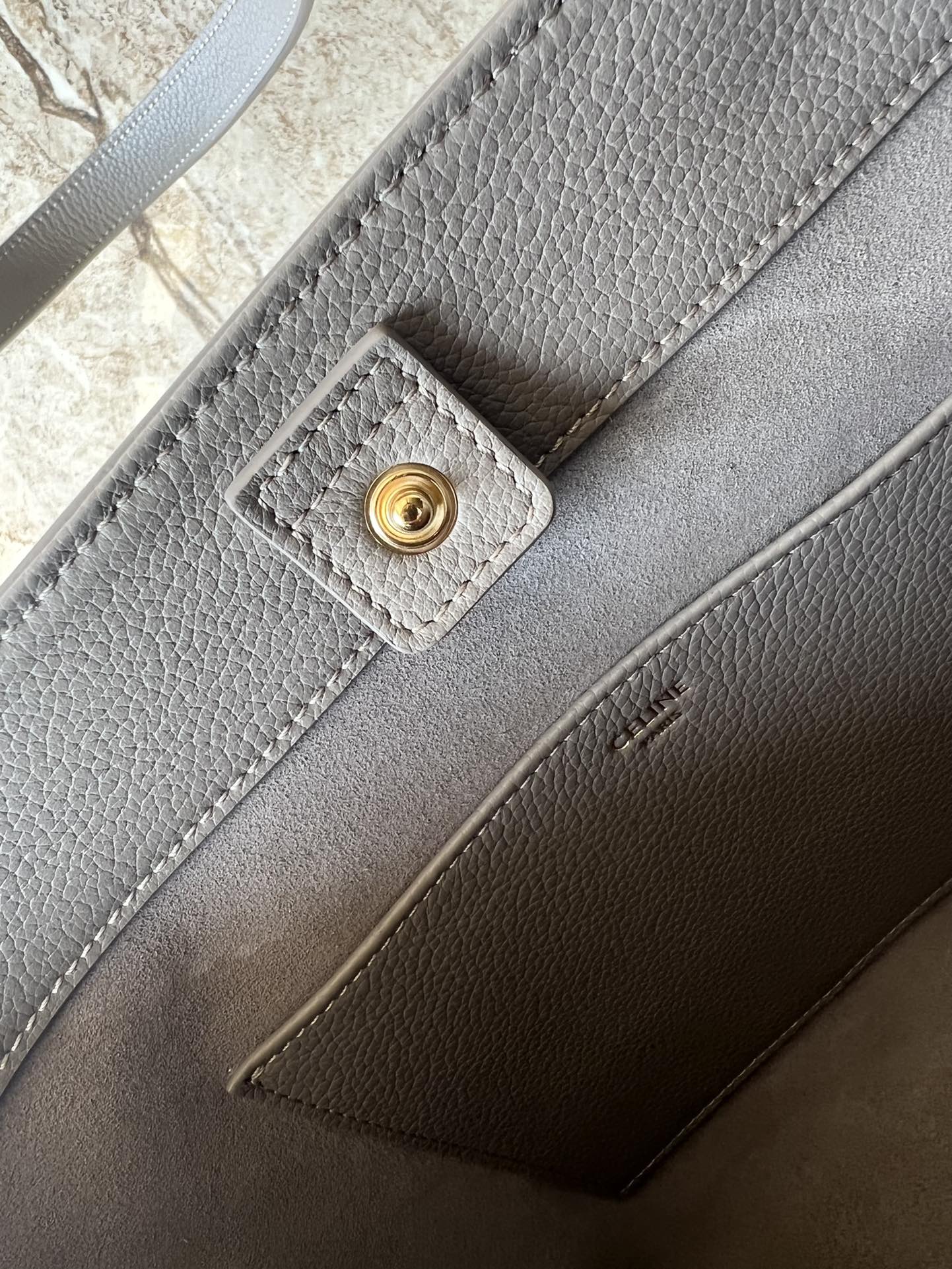 CELINE CABAS ANAÏS 小号粒面牛皮革手袋 - 大容量で実用的