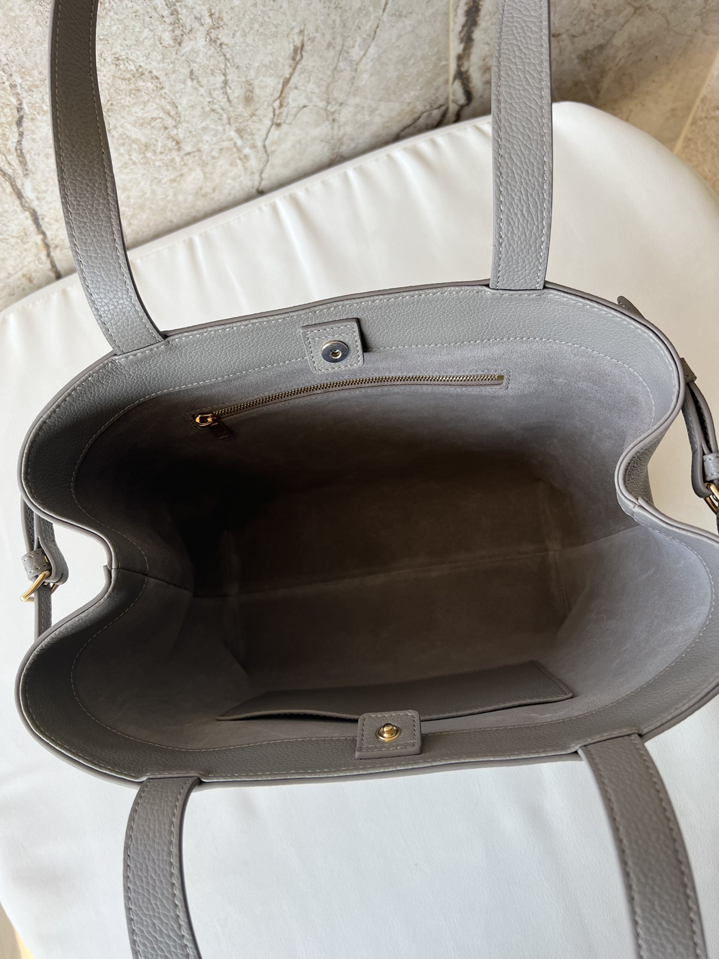 CELINE CABAS ANAÏS 小号粒面牛皮革手袋 - 大容量で実用的