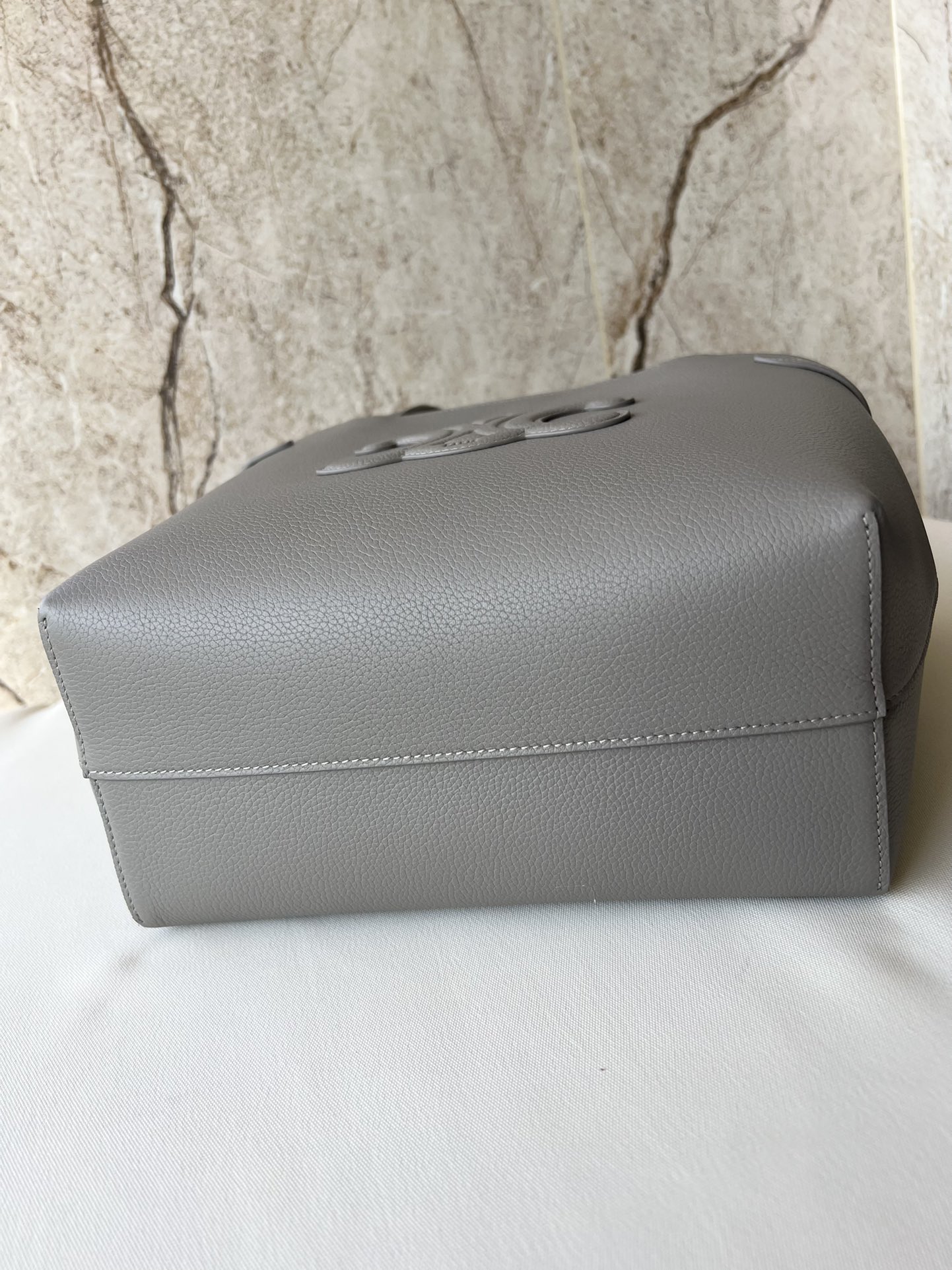 CELINE CABAS ANAÏS 小号粒面牛皮革手袋 - 大容量で実用的