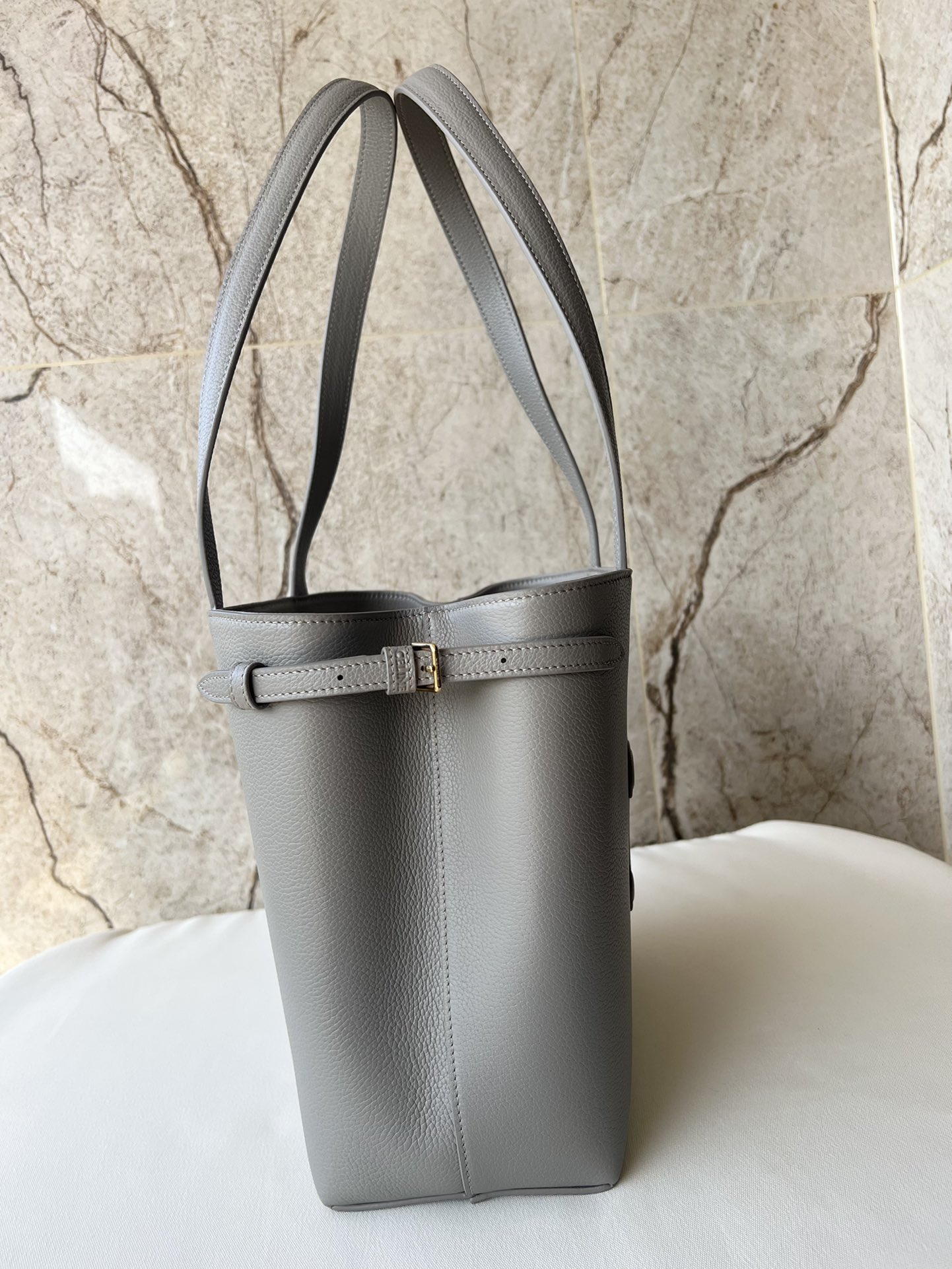 CELINE CABAS ANAÏS 小号粒面牛皮革手袋 - 大容量で実用的