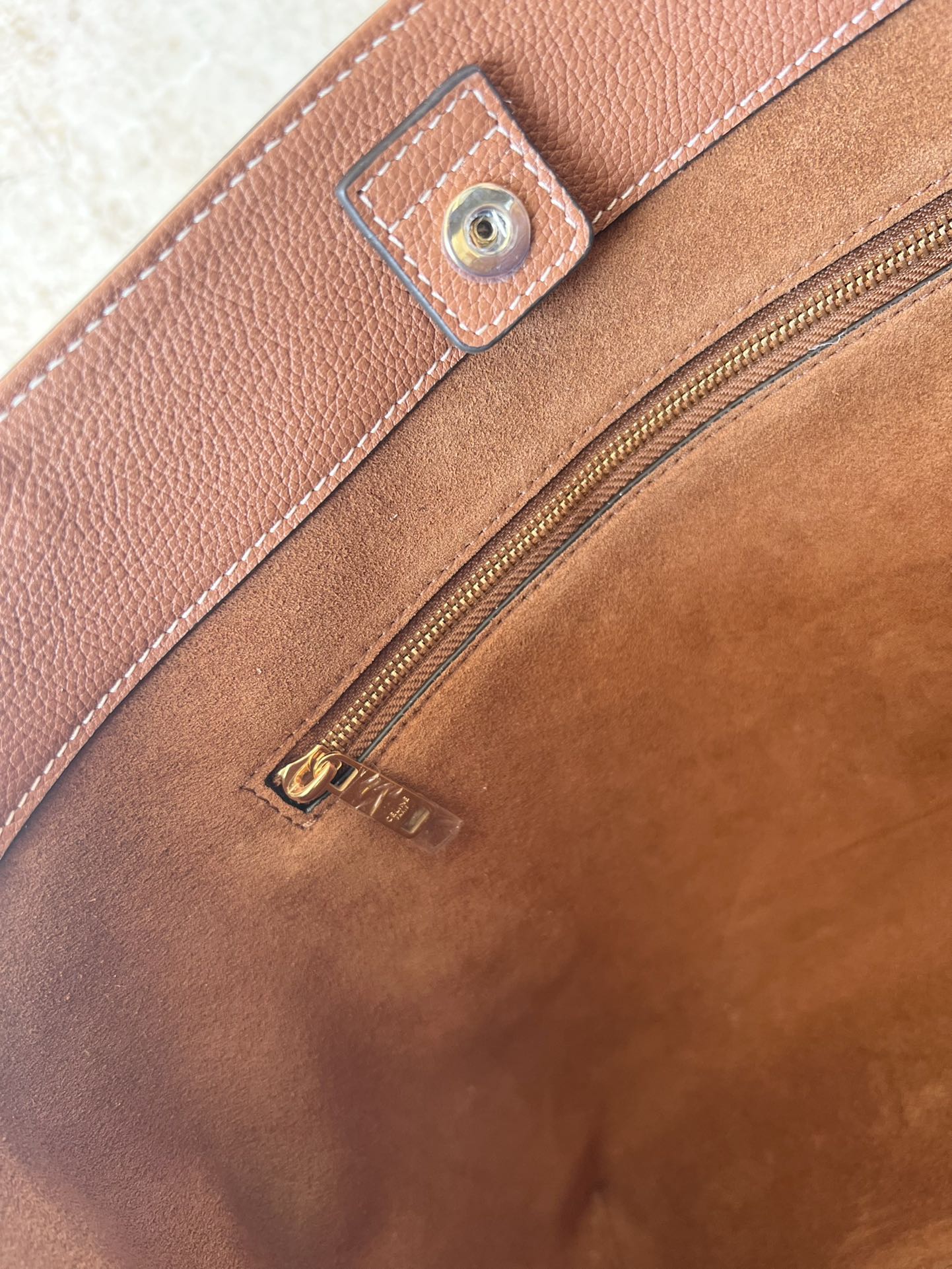 CELINE CABAS ANAÏS 小号粒面牛皮革手袋 - 高級感あふれる実用的なデザイン