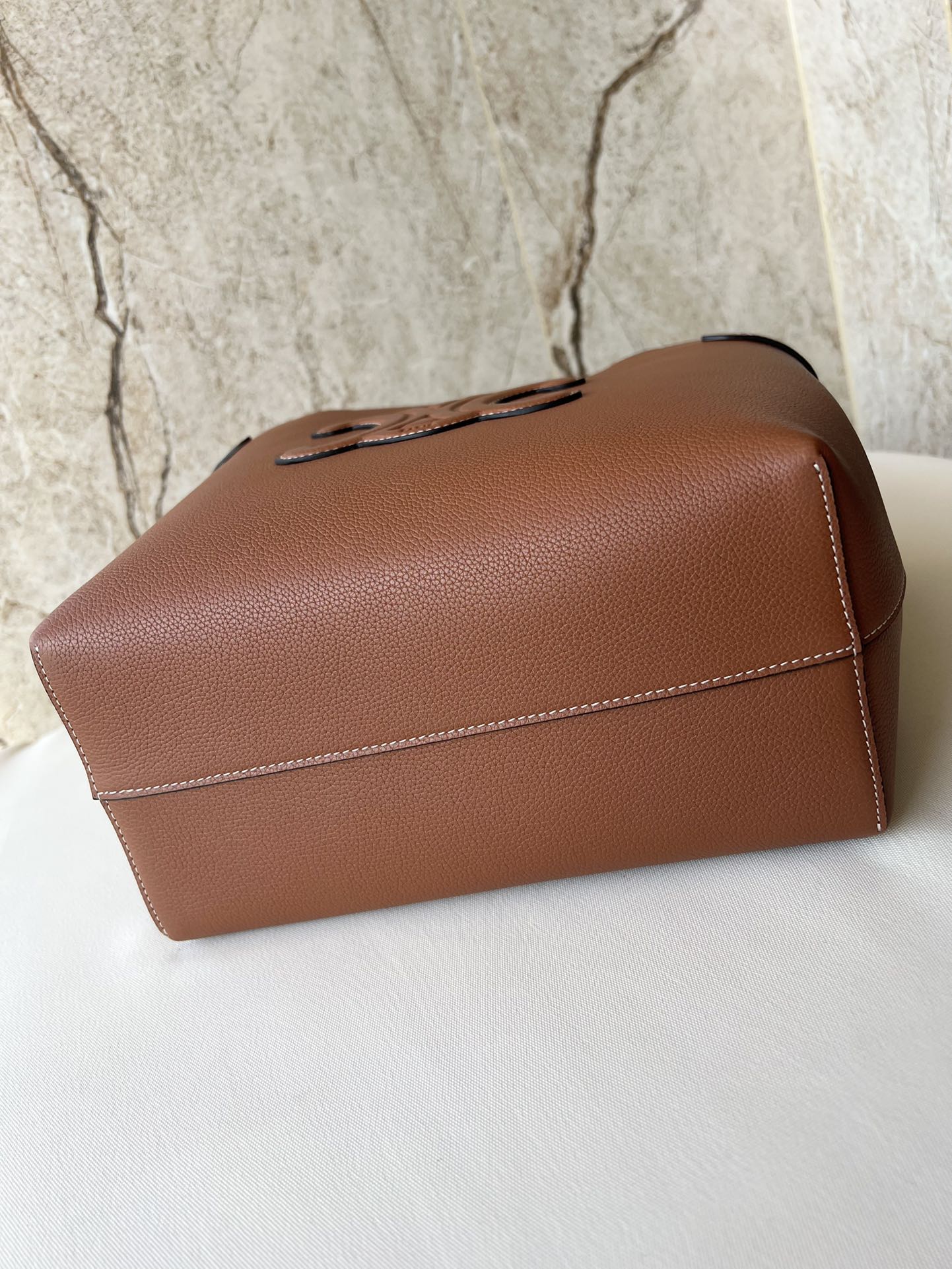 CELINE CABAS ANAÏS 小号粒面牛皮革手袋 - 高級感あふれる実用的なデザイン