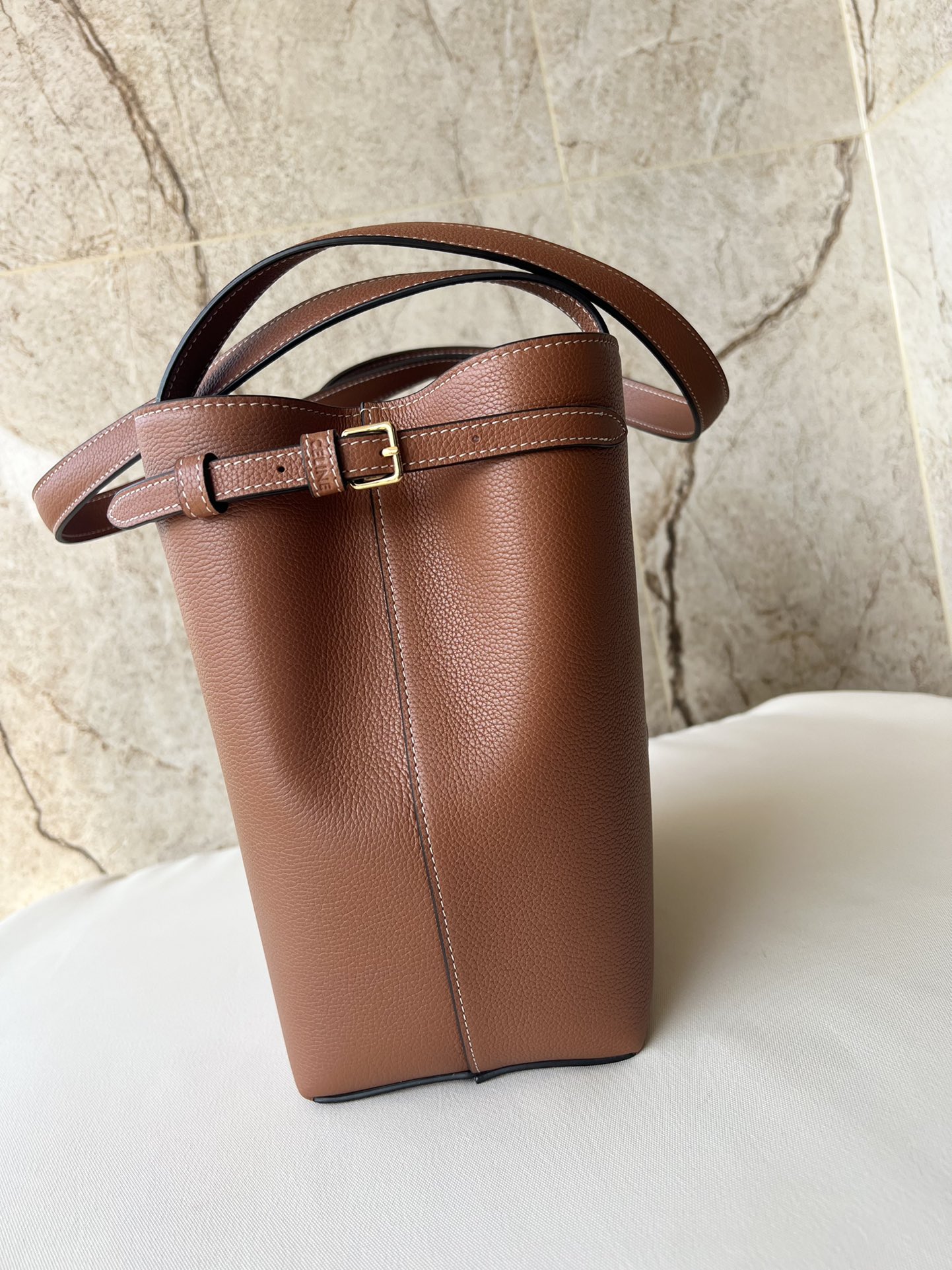 CELINE CABAS ANAÏS 小号粒面牛皮革手袋 - 高級感あふれる実用的なデザイン