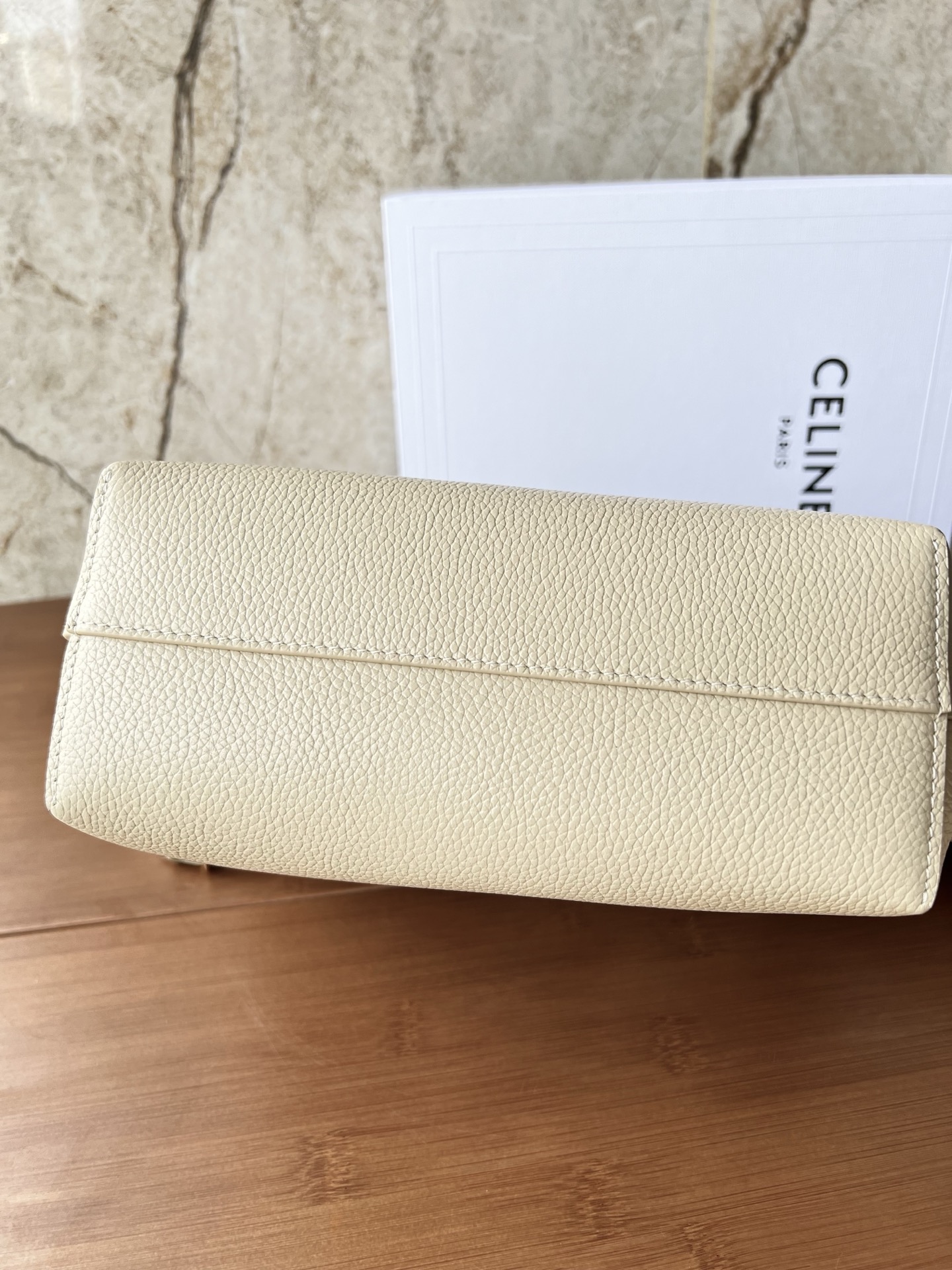 CABAS ANAIS ミニトートバッグ 粒面牛皮革製