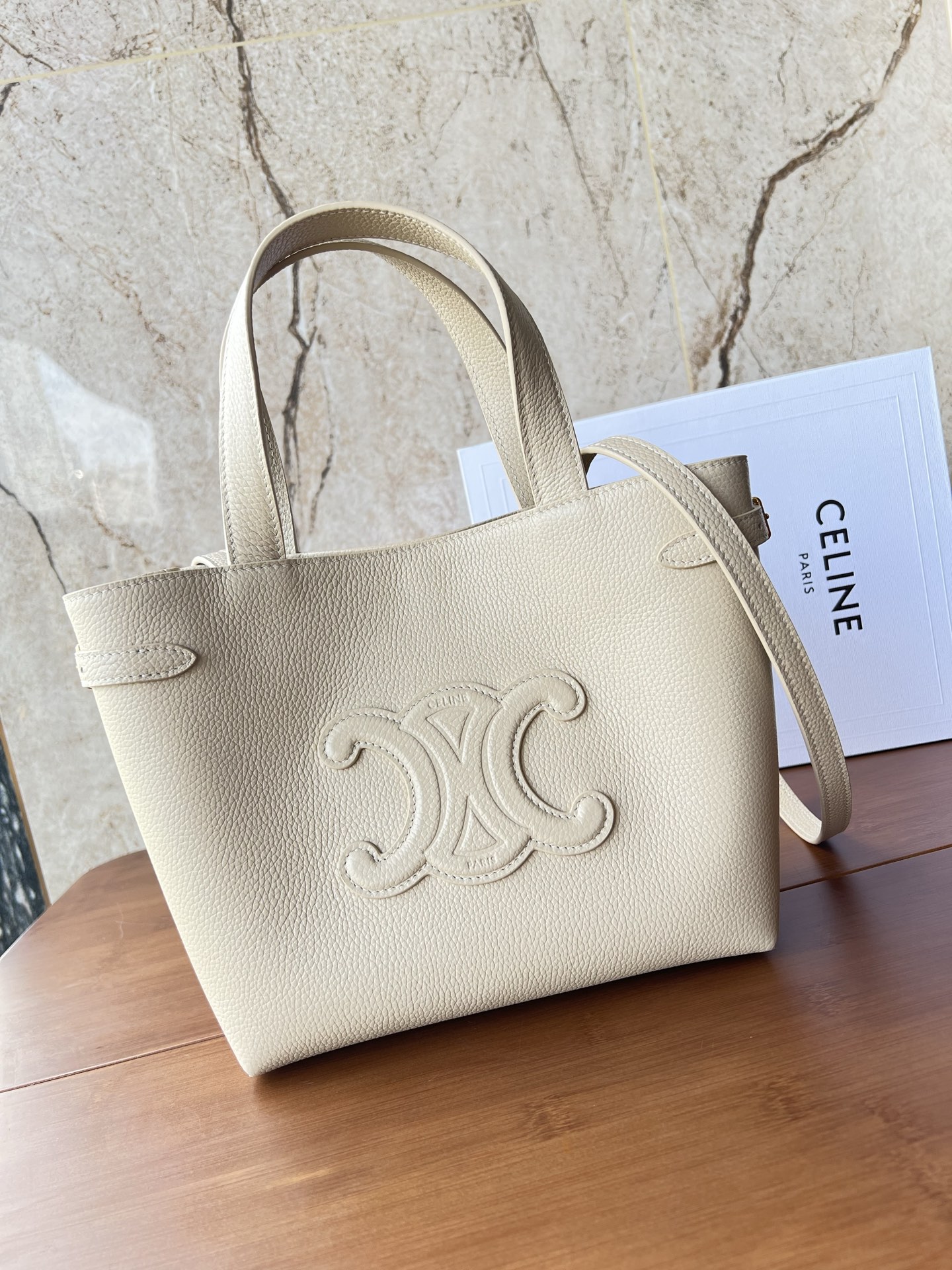 CABAS ANAIS ミニトートバッグ 粒面牛皮革製