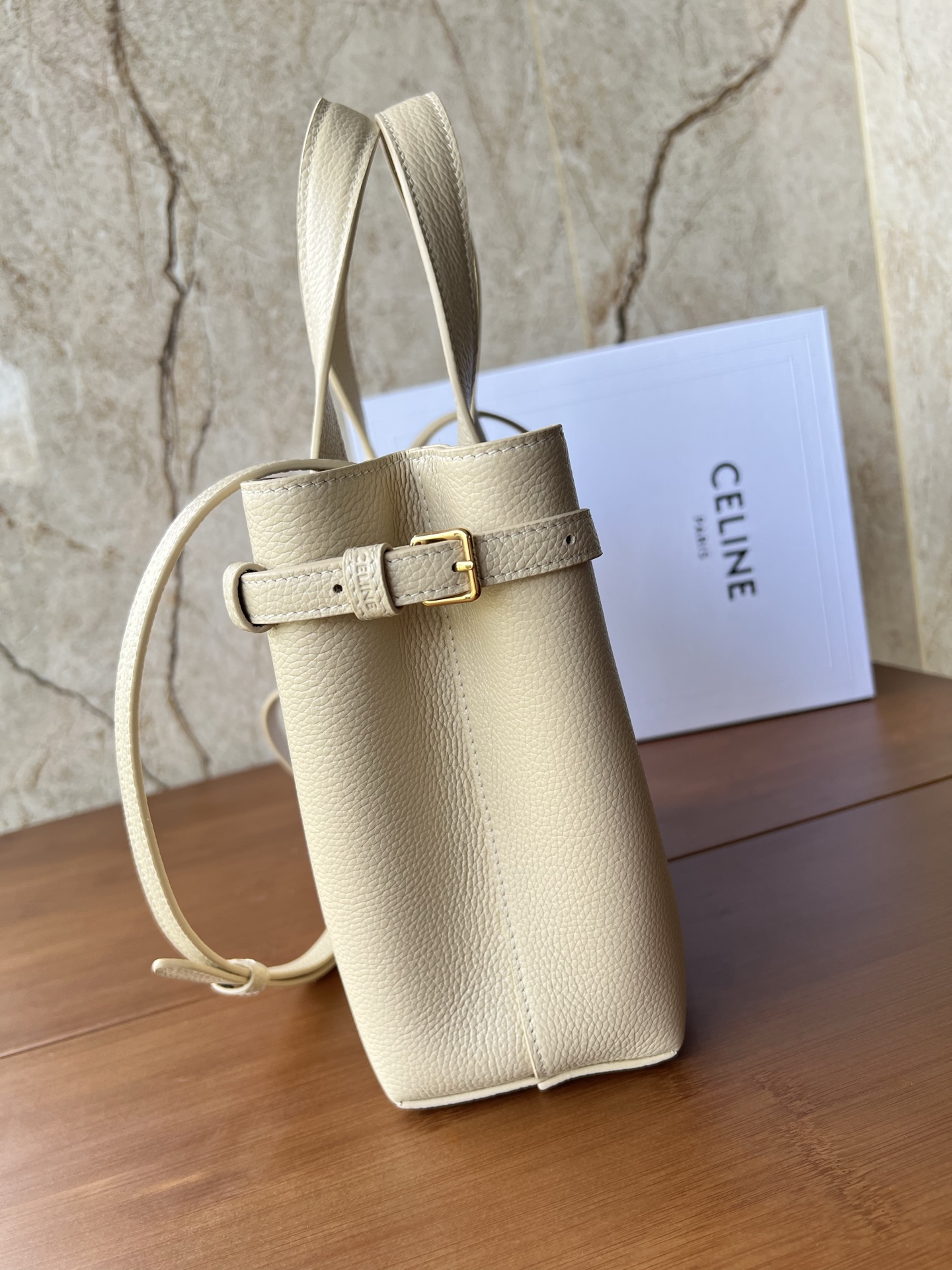 CABAS ANAIS ミニトートバッグ 粒面牛皮革製