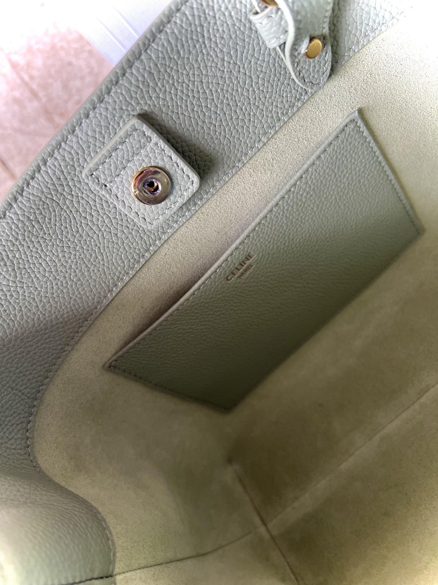 CABAS ANAIS ミニ手袋 粒面牛皮革製 高級感あふれるトートバッグ