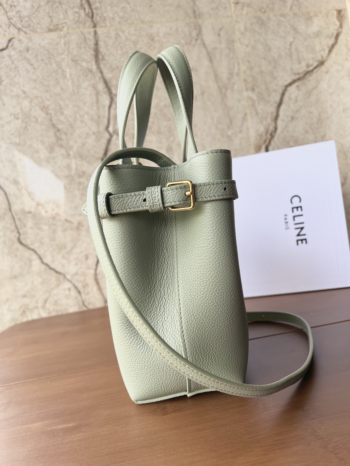 CABAS ANAIS ミニ手袋 粒面牛皮革製 高級感あふれるトートバッグ