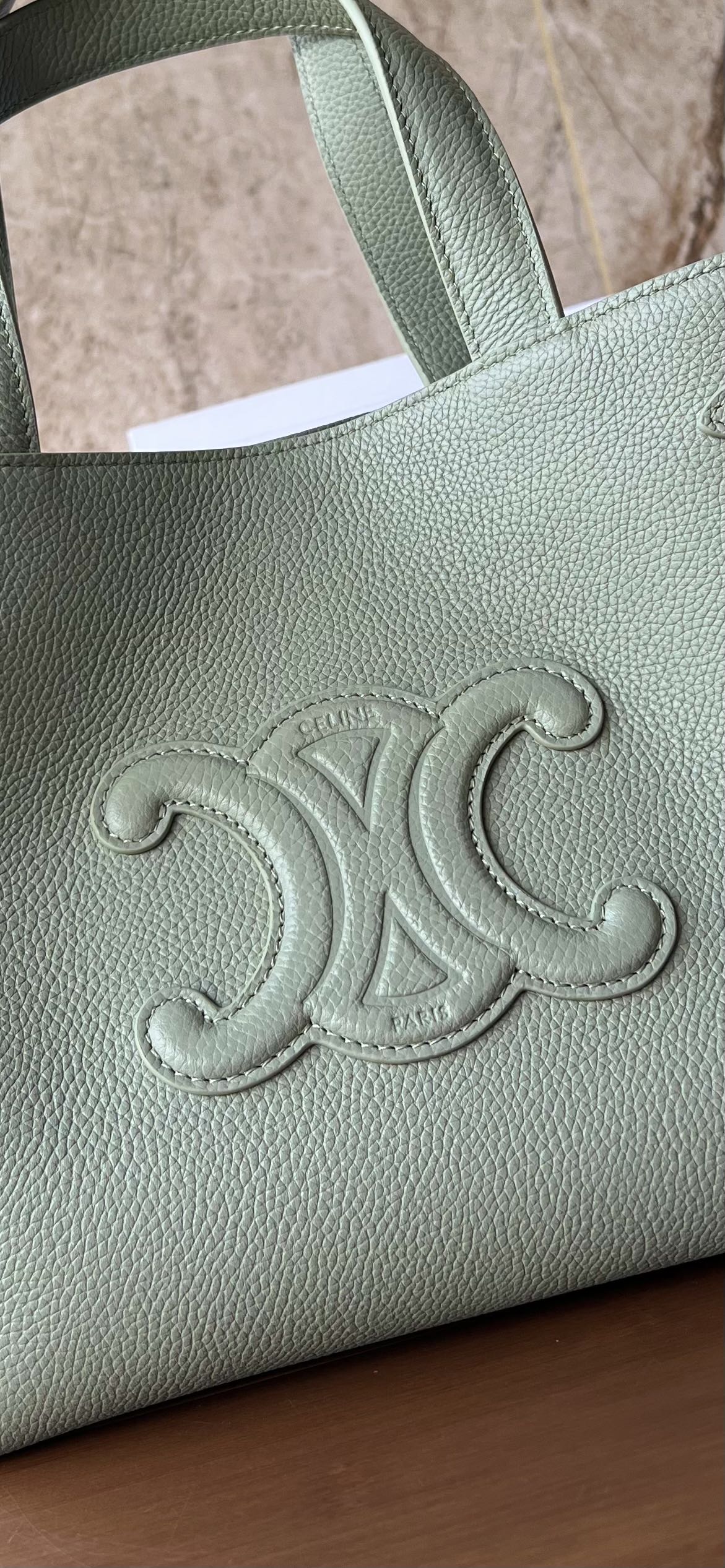 CABAS ANAIS ミニ手袋 粒面牛皮革製 高級感あふれるトートバッグ