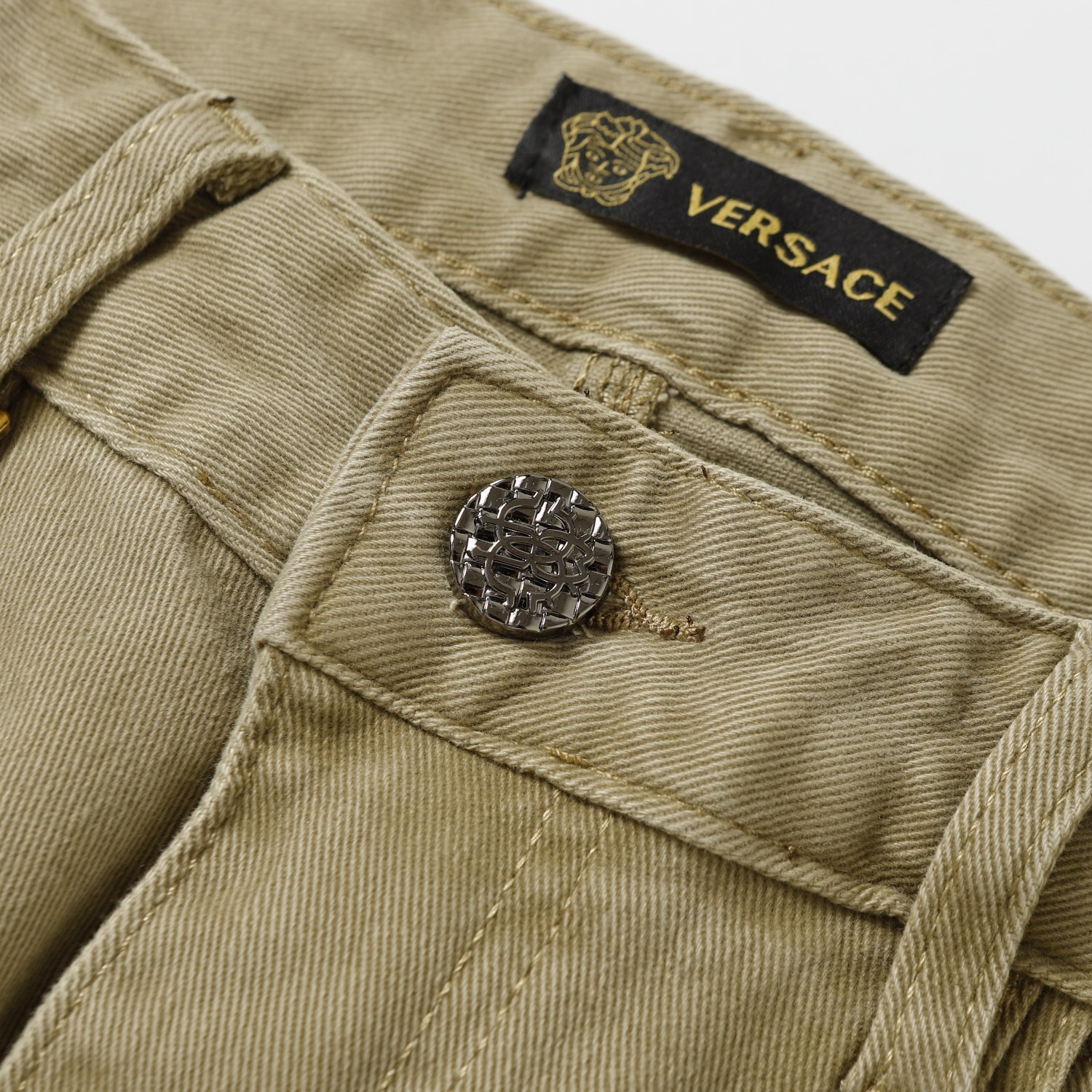 Versace Van Sages 2024s Jeans: Modern Innovation in Classic Style - 图片 9