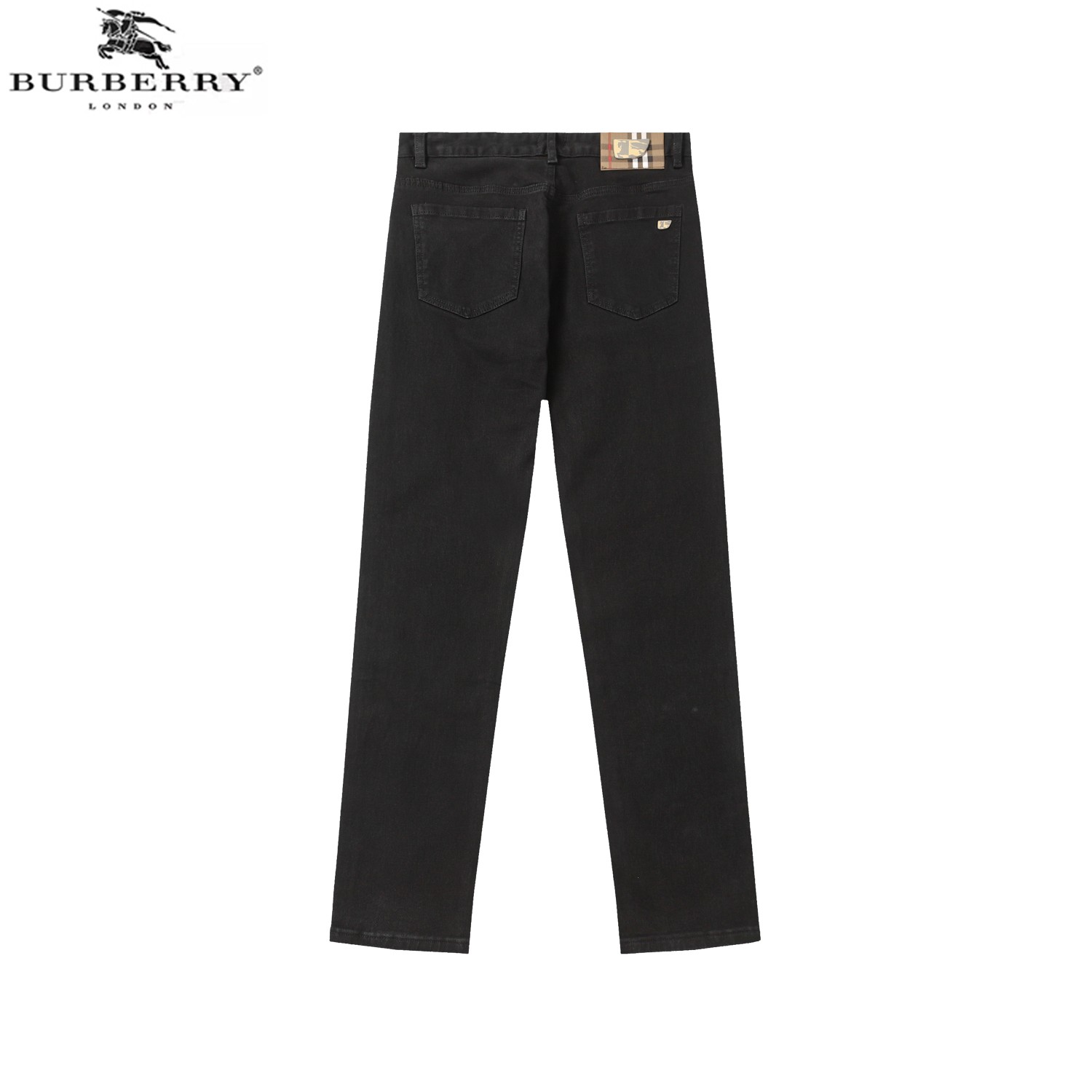 930#P160💰140
🔥BURBERRY巴宝莉25ss限定走秀款金属战马标超软牛仔裤！                          
秋款百搭牛仔裤,25ss秋冬伦敦高定系列，识货的朋友都知道，B+的伦敦系列即是代表了品质的象征，今年最新的战马logo标系列，
完美石磨水洗工艺，整体水洗效果非常好看，时髦有态度，不论什么风格都能用它来驾驭。立体剪裁版型很好，上身一穿便知。细节处理的非常到位，这个系列今年可以说是每年都是非常流行，背面头层牛皮皮牌配合字母logo标志，好品质值得推荐！     
颜色 ：牛仔黑
尺码  ：28-38（🈚️35.37）