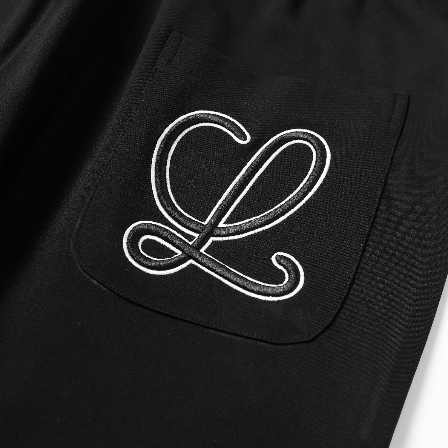 Loewe 24fw Embroidered Pants: High-quality fabric, intricate embroidery, flattering cut for leg lines. - 图片 6