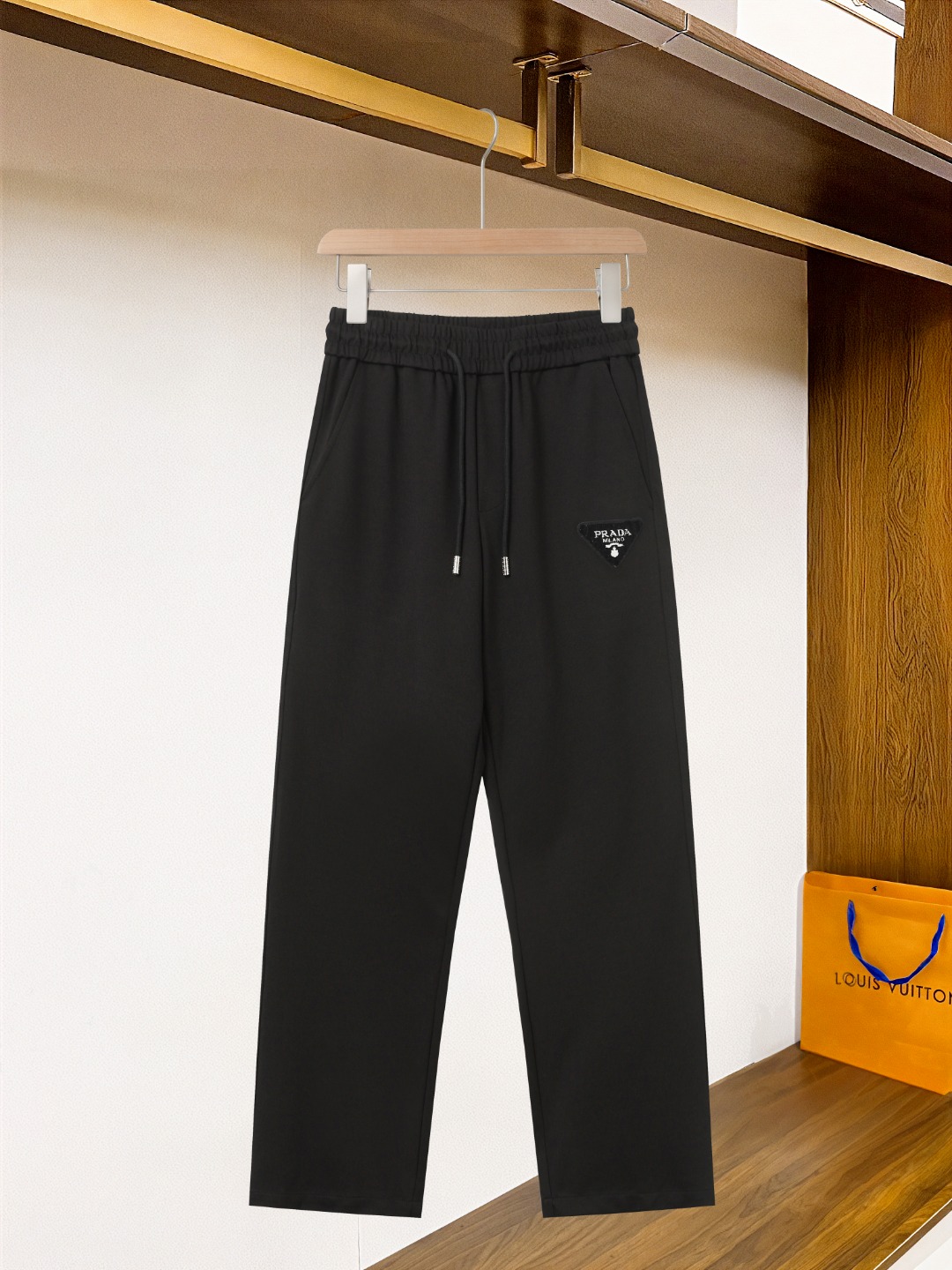 Prada 2025s: High-Quality Faceware with Impeccable Detail and Comfort - 图片 1