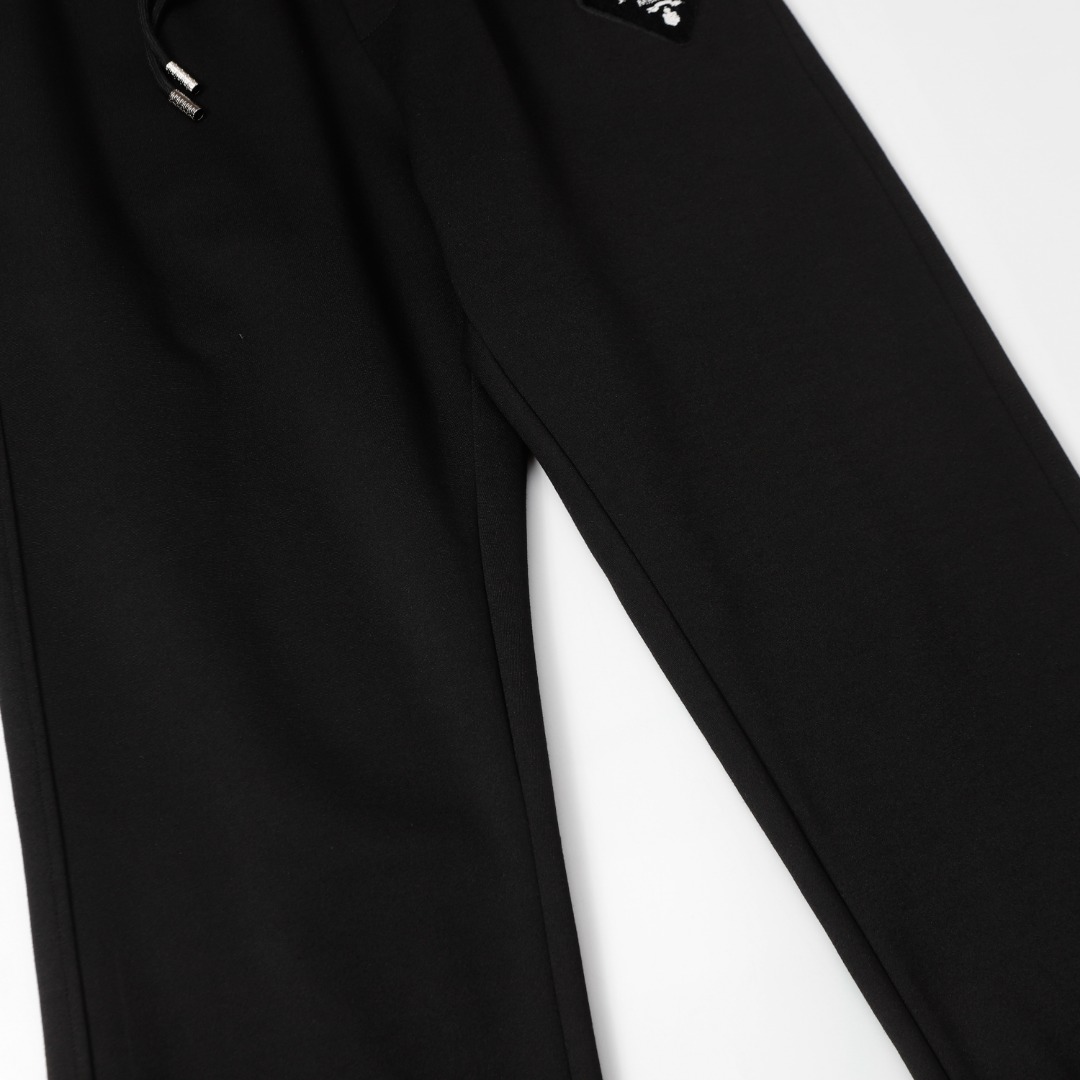 Prada 2025s: High-Quality Faceware with Impeccable Detail and Comfort - 图片 7