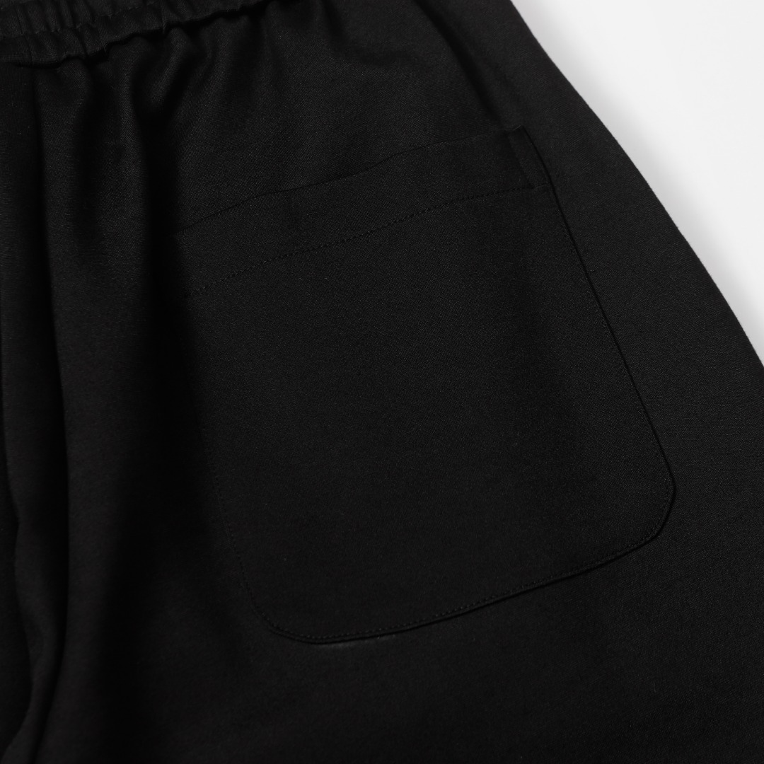 Prada 2025s: High-Quality Faceware with Impeccable Detail and Comfort - 图片 9