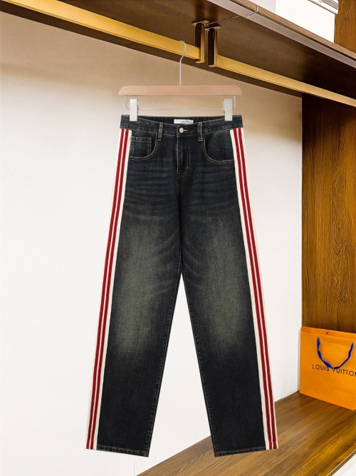 Pantalones Vaqueros Dior 25SS para Hombre con Detalle de Raya Lateral 1 Pantalones Vaqueros Dior 25SS para Hombre con Detalle de Raya Lateral