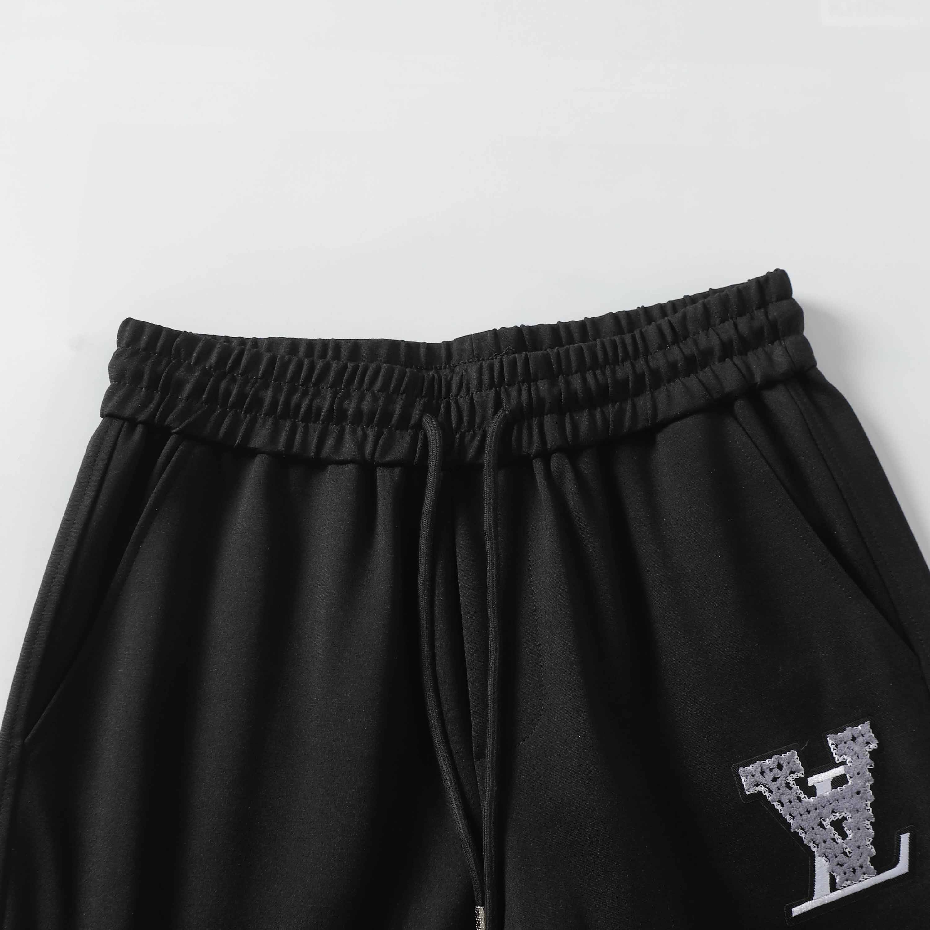 Louis Vuitton Recital Knit Shorts: Classic Logo, Comfortable, High Quality, Stylish Fit - 图片 3