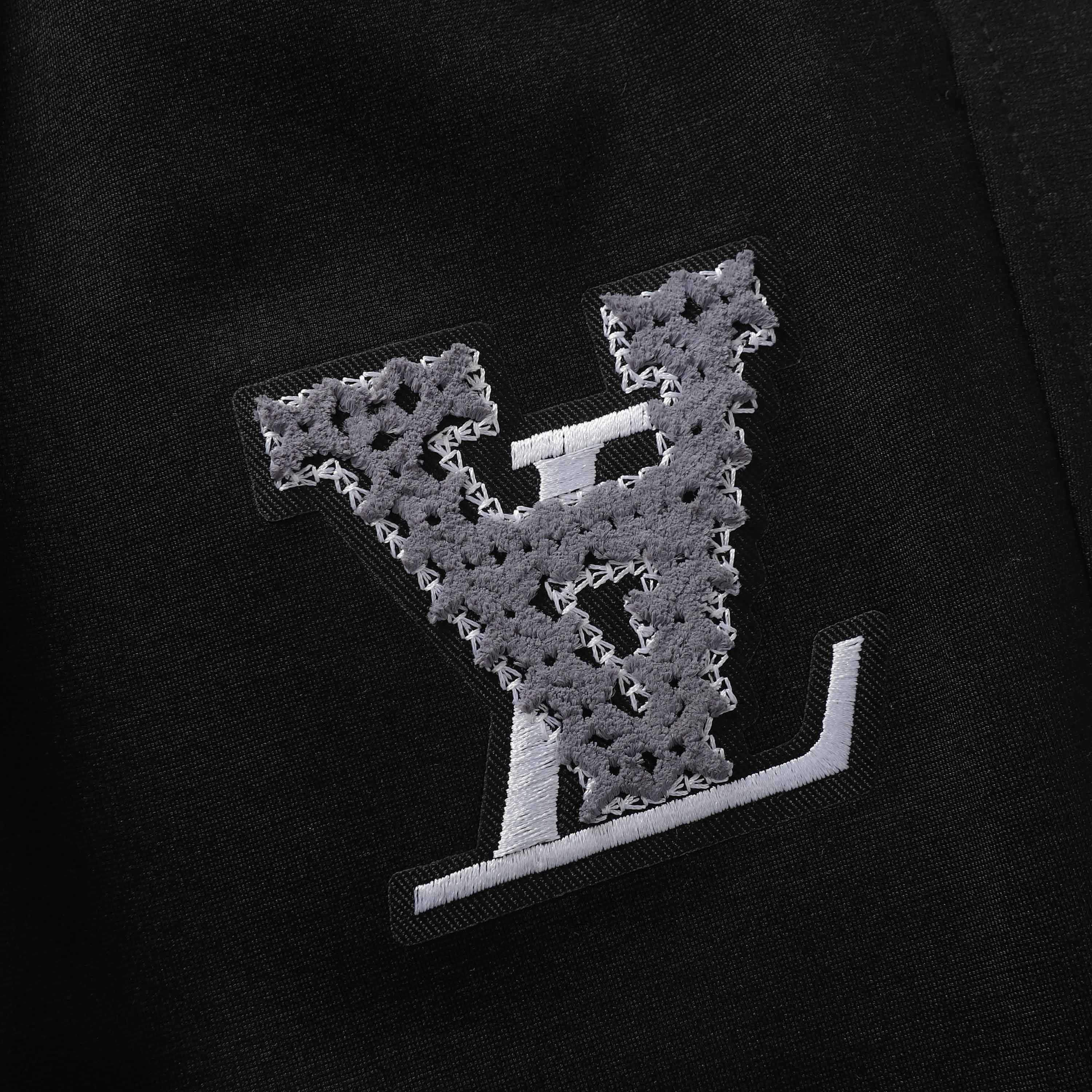 Louis Vuitton Recital Knit Shorts: Classic Logo, Comfortable, High Quality, Stylish Fit - 图片 4