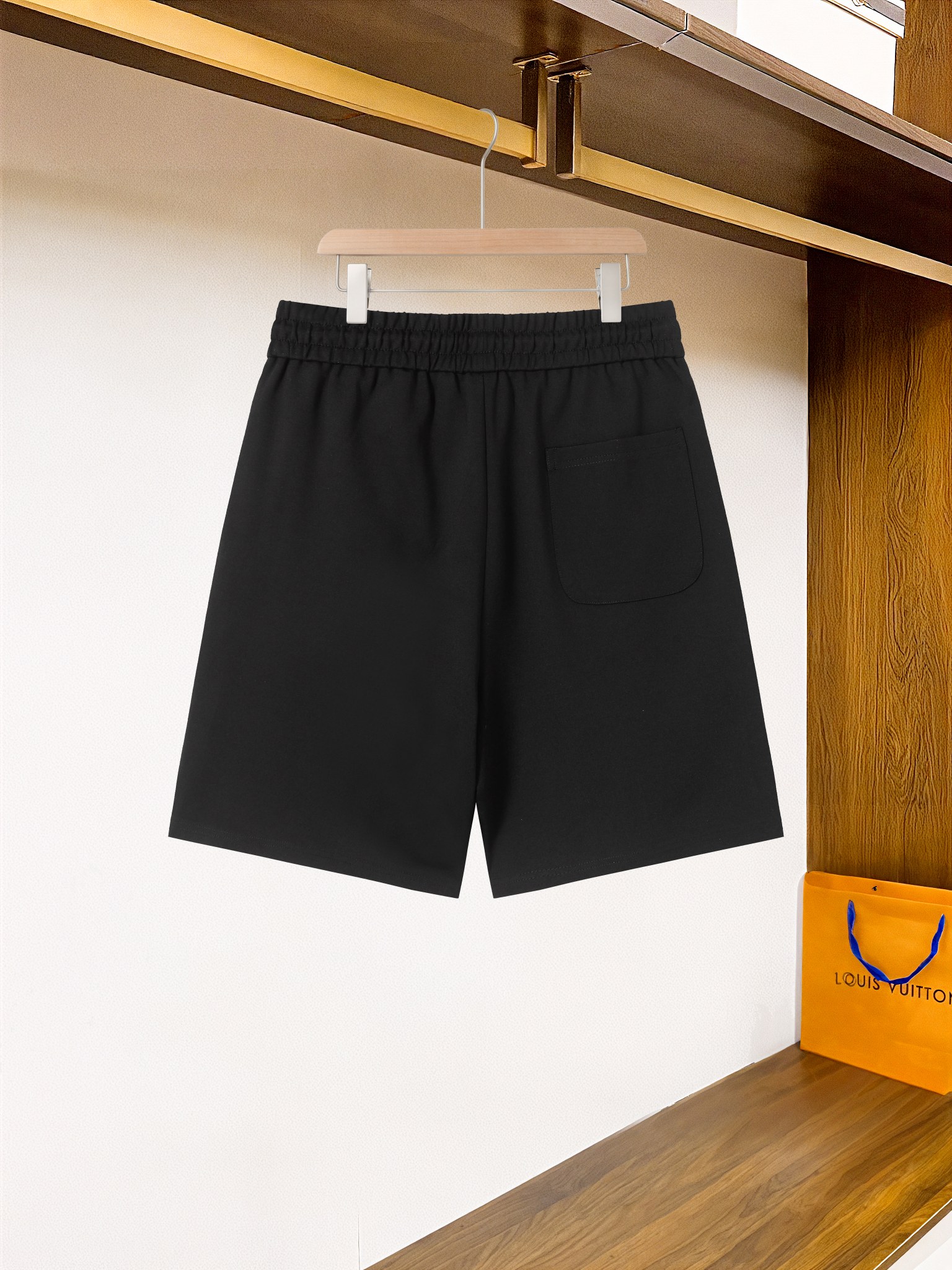 YS D202# 芬迪 2025早春新品休闲短裤，官网同步发售，裤身工...