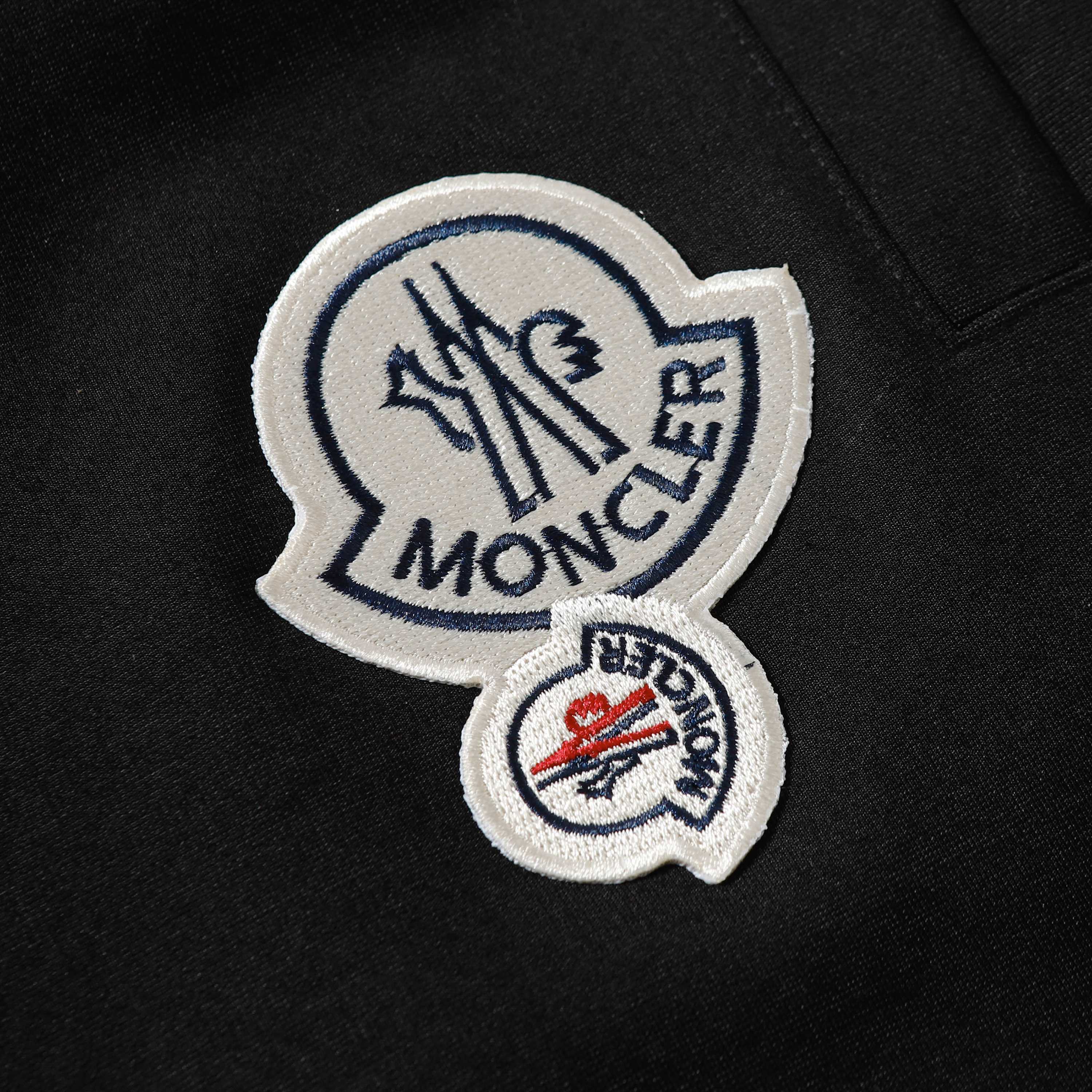 Moncler Leisure Sport Shorts in High-Intensity Fabric: 265 YS D210# - 图片 4