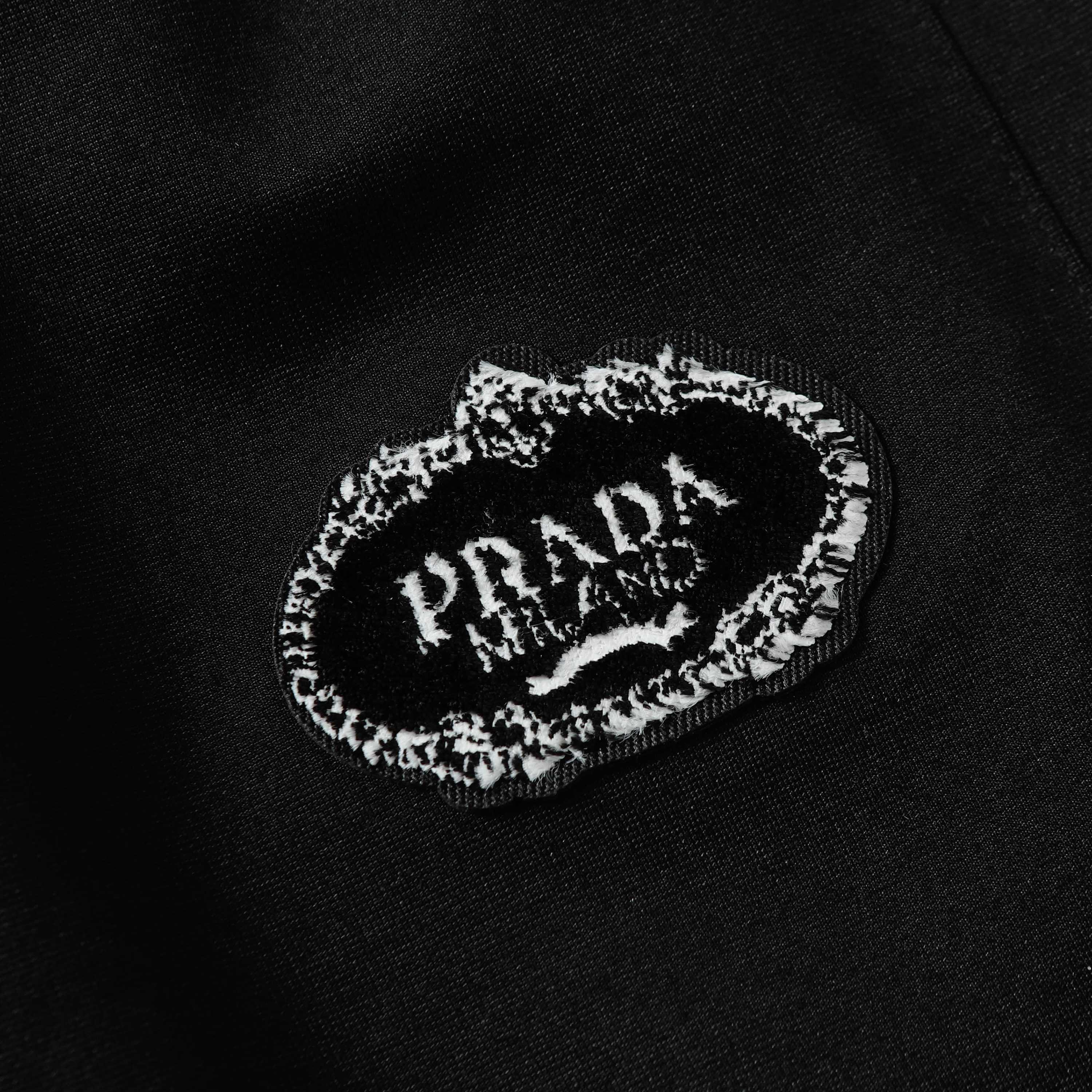 Prada 2025 New Leisure Shorts with Official Network Distribution and Custom Fabric - 图片 4