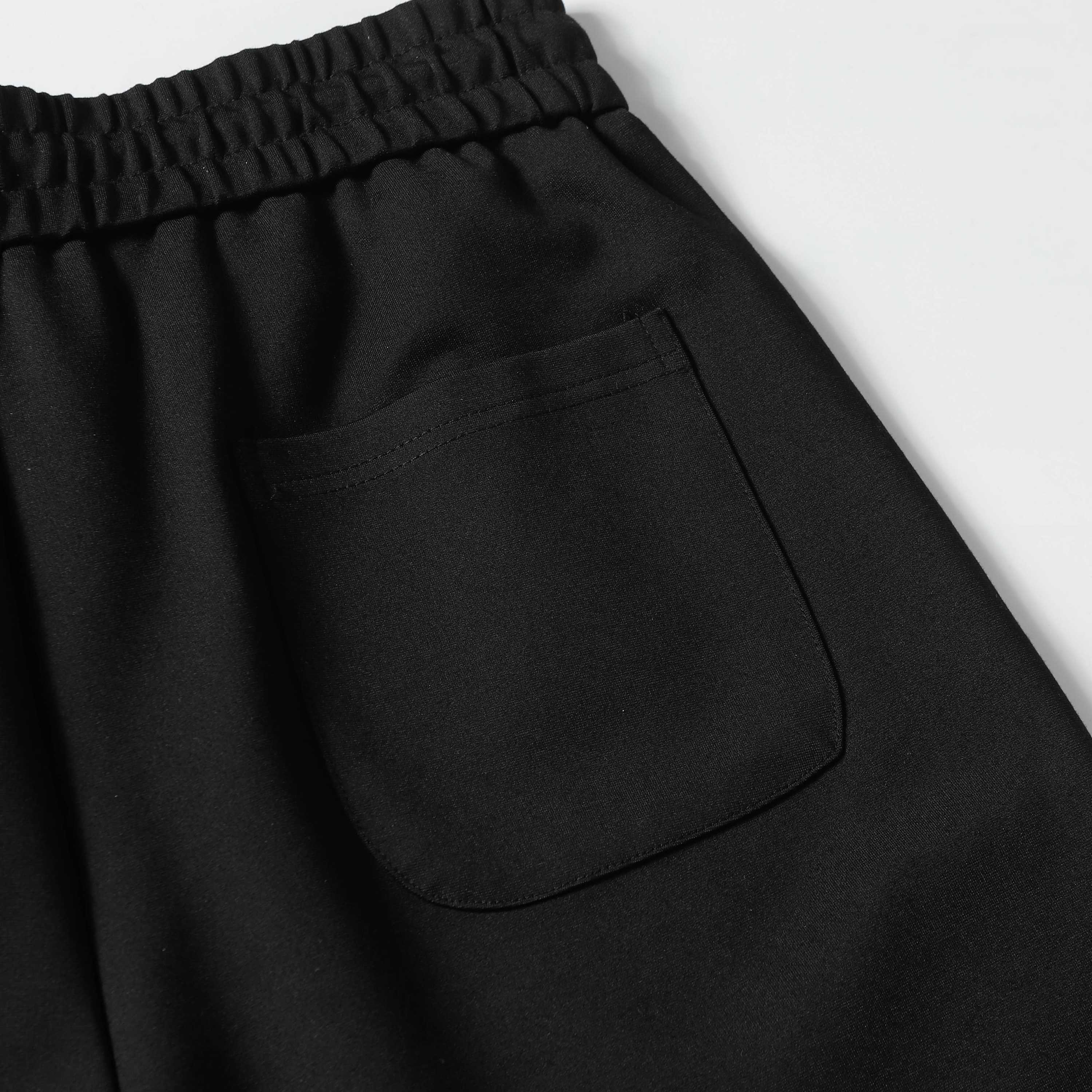 Prada 2025 New Leisure Shorts with Trophies Design, Fabric Customization, and Original Hardware - 图片 5