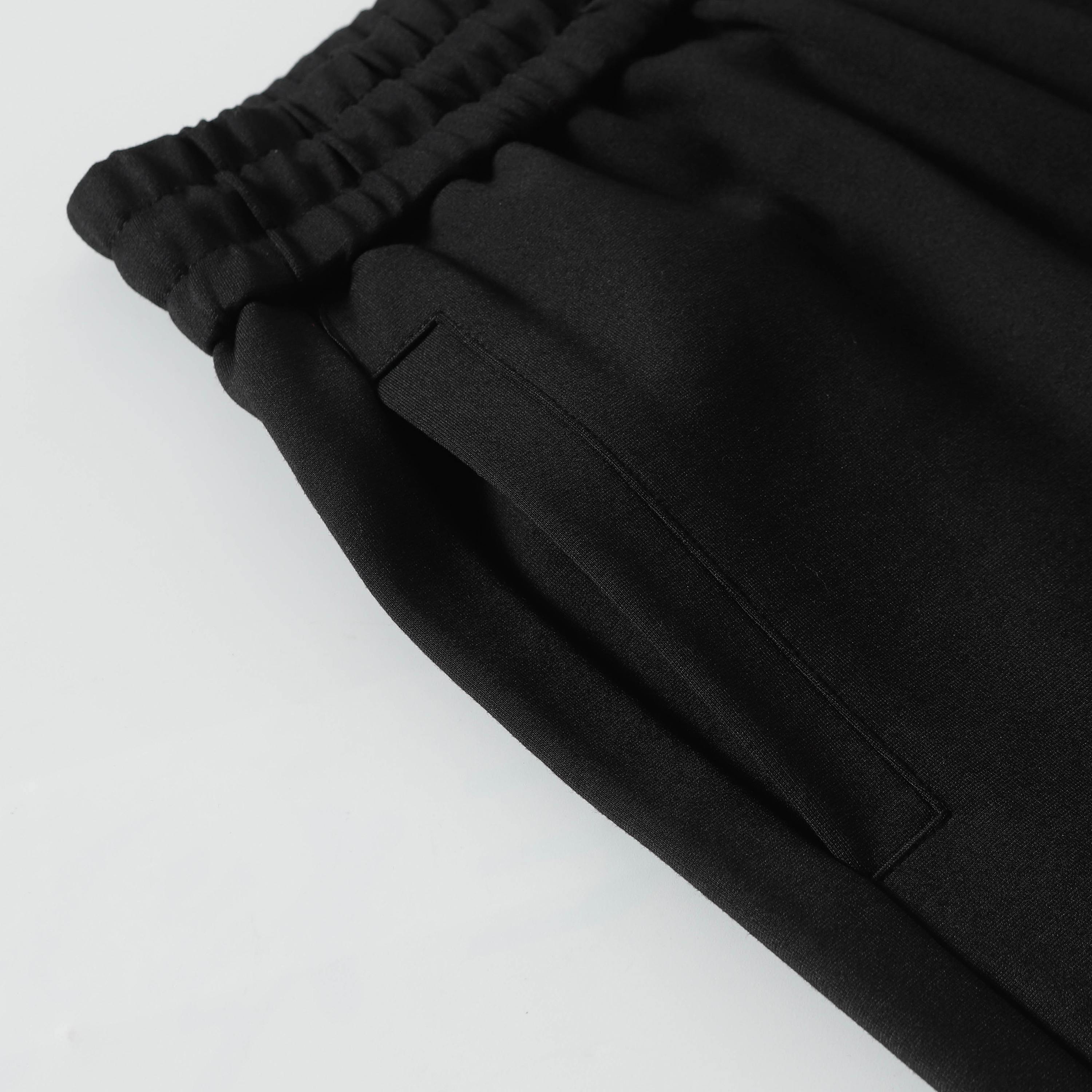 Prada 2025 New Leisure Shorts with Trophies Design, Fabric Customization, and Original Hardware - 图片 6