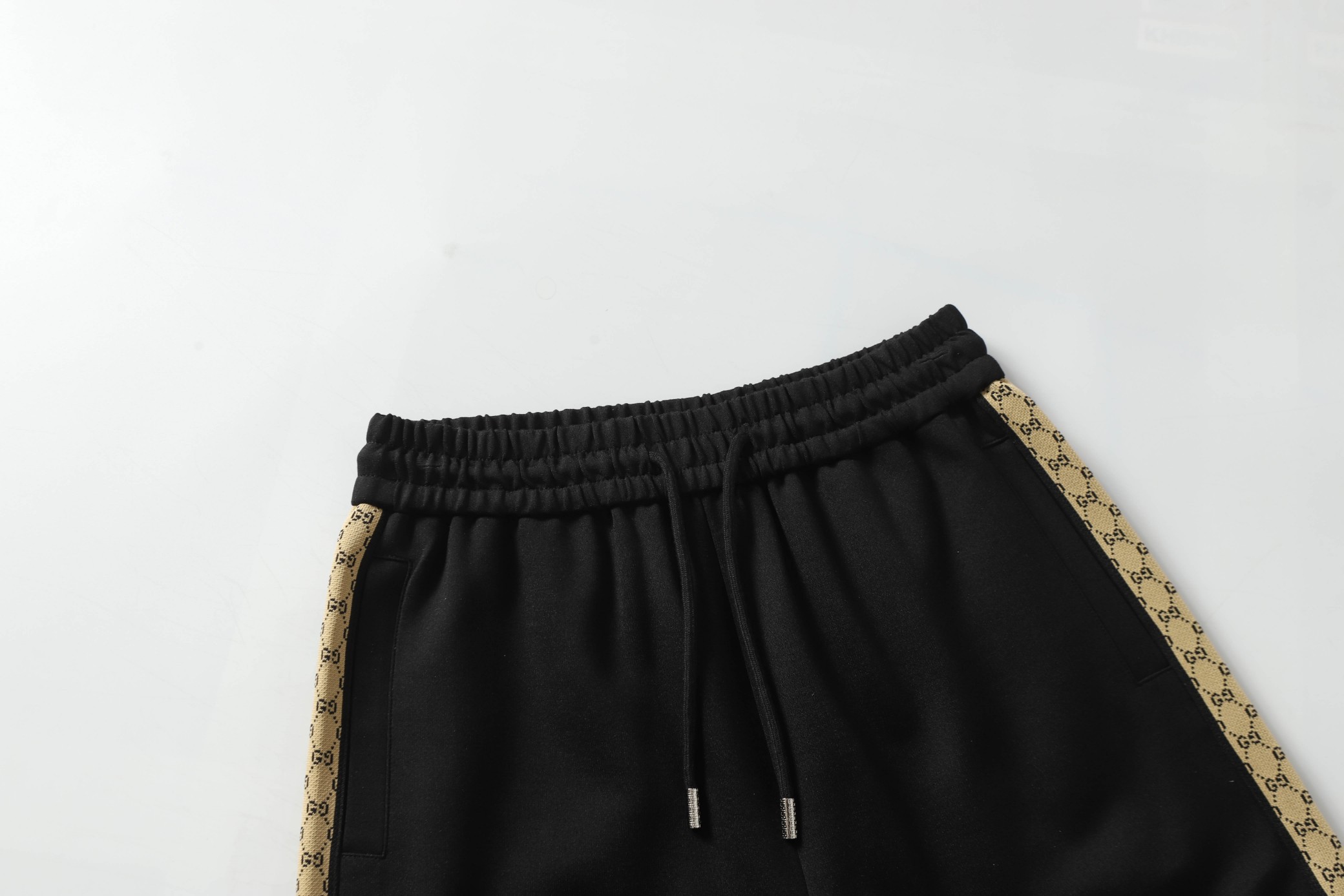 Gucci Gucci 2025s Leisure Sport Shorts: Modern Classic Urban Pole, High-Quality Fabric. - 图片 3