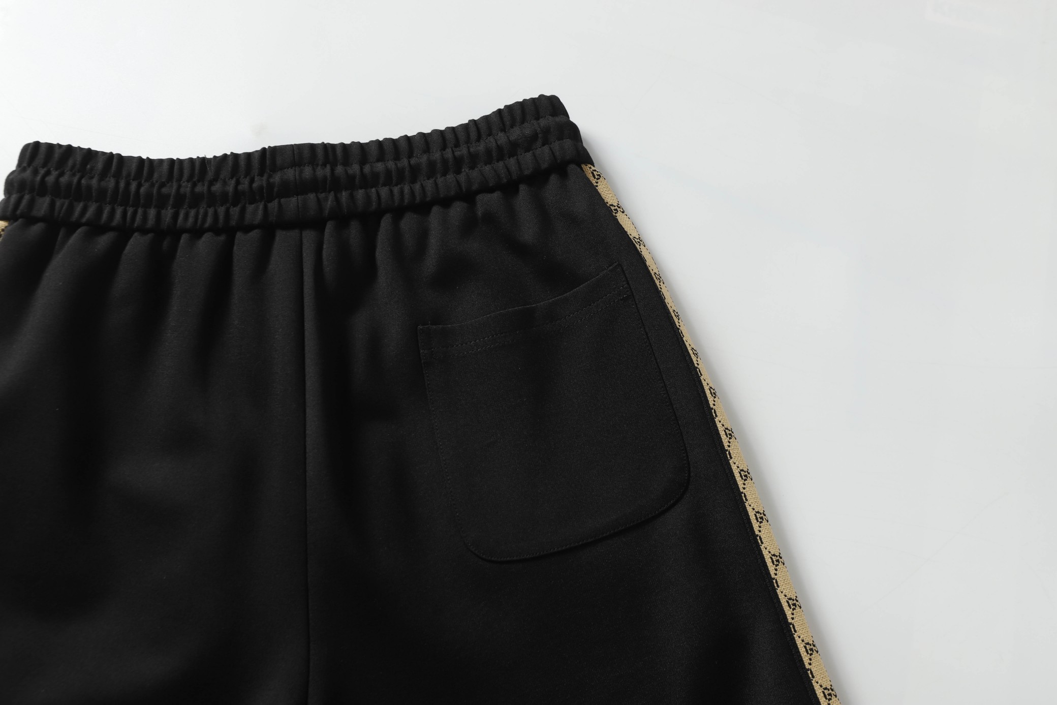 Gucci Gucci 2025s Leisure Sport Shorts: Modern Classic Urban Pole, High-Quality Fabric. - 图片 5