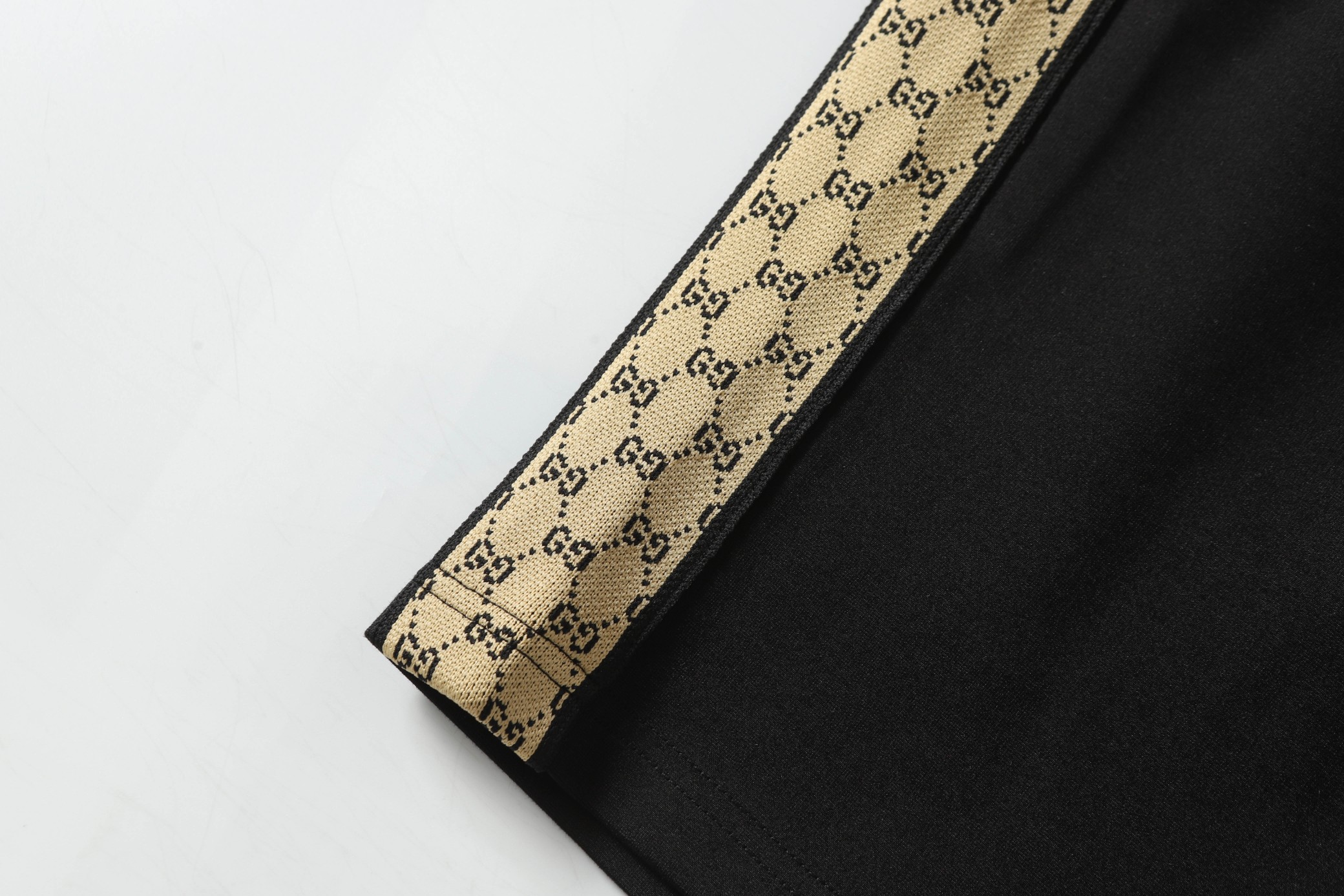Gucci Gucci 2025s Leisure Sport Shorts: Modern Classic Urban Pole, High-Quality Fabric. - 图片 7