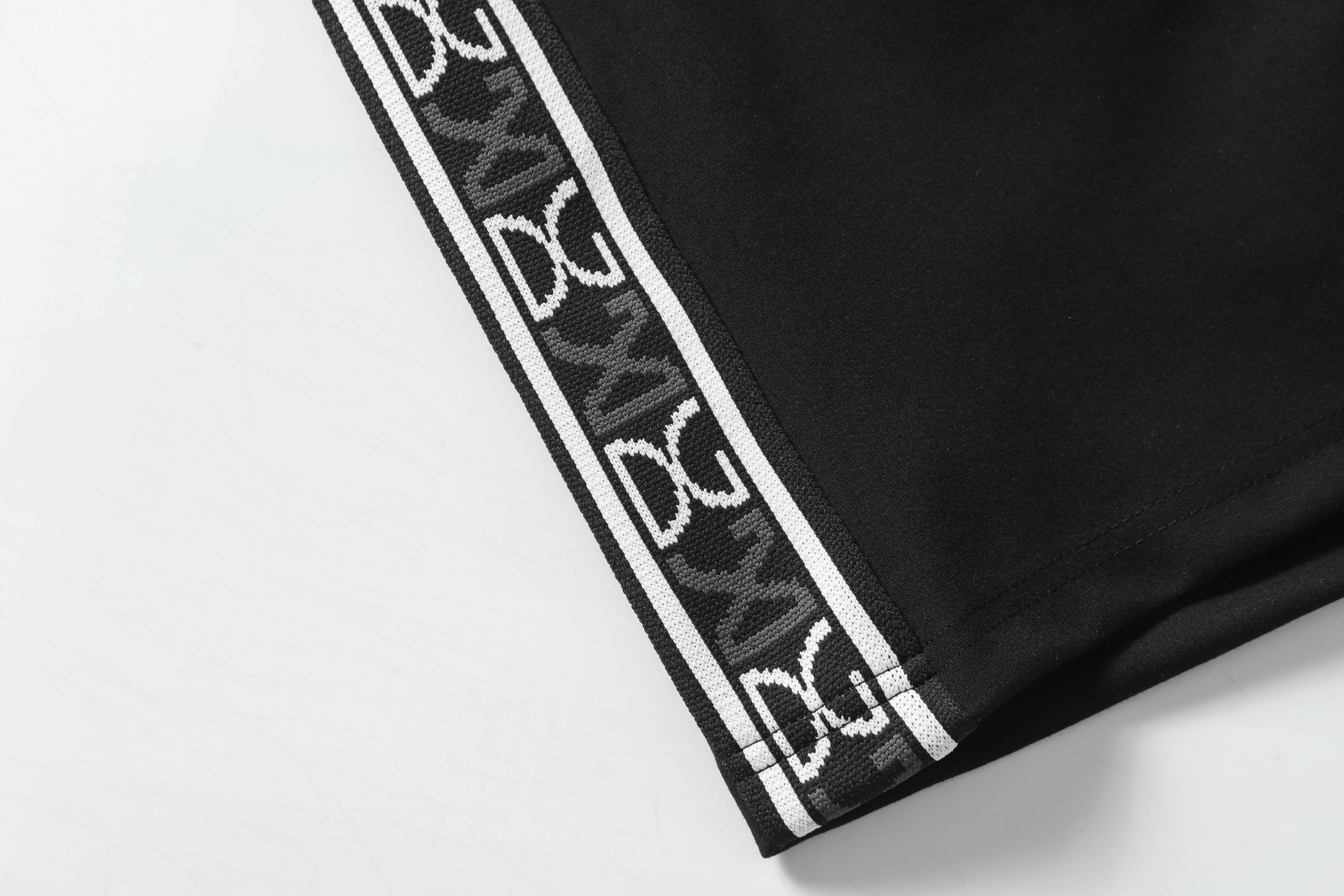 New Leisure Shorts with Crotch Design and Custom Fabric – D237# DG 2025 - 图片 6