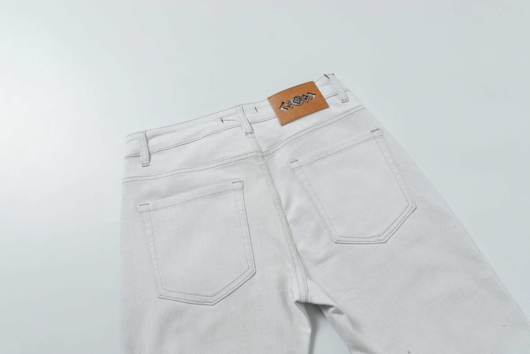 High-Quality LV 25ss Cotton Shorts for Boys – Sizes 28-38 Available - 图片 3