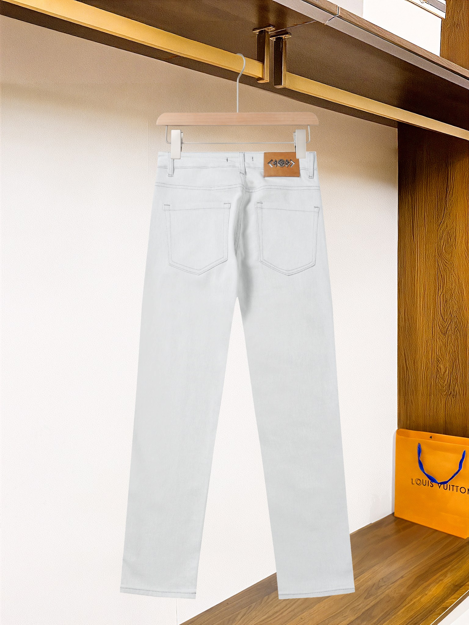 High-Quality LV 25ss Cotton Shorts for Boys – Sizes 28-38 Available