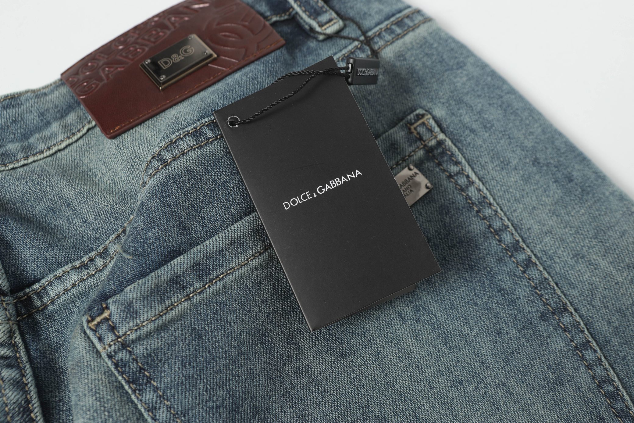 Exclusive High-End Jeans: Dolce & Gabbana Dougabana – Customized Fabric, Impeccable Detail, High Quality - 图片 7