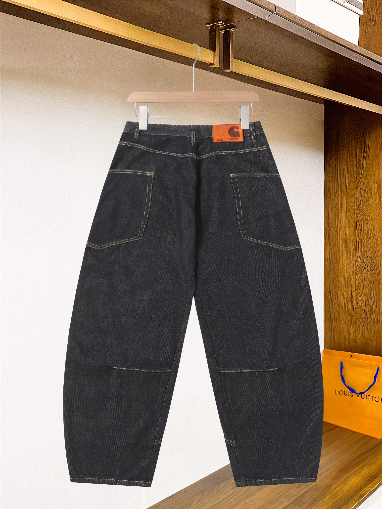 High-Quality Hallon Swords: Market-Class Groceries vs. Premium Version Comparison