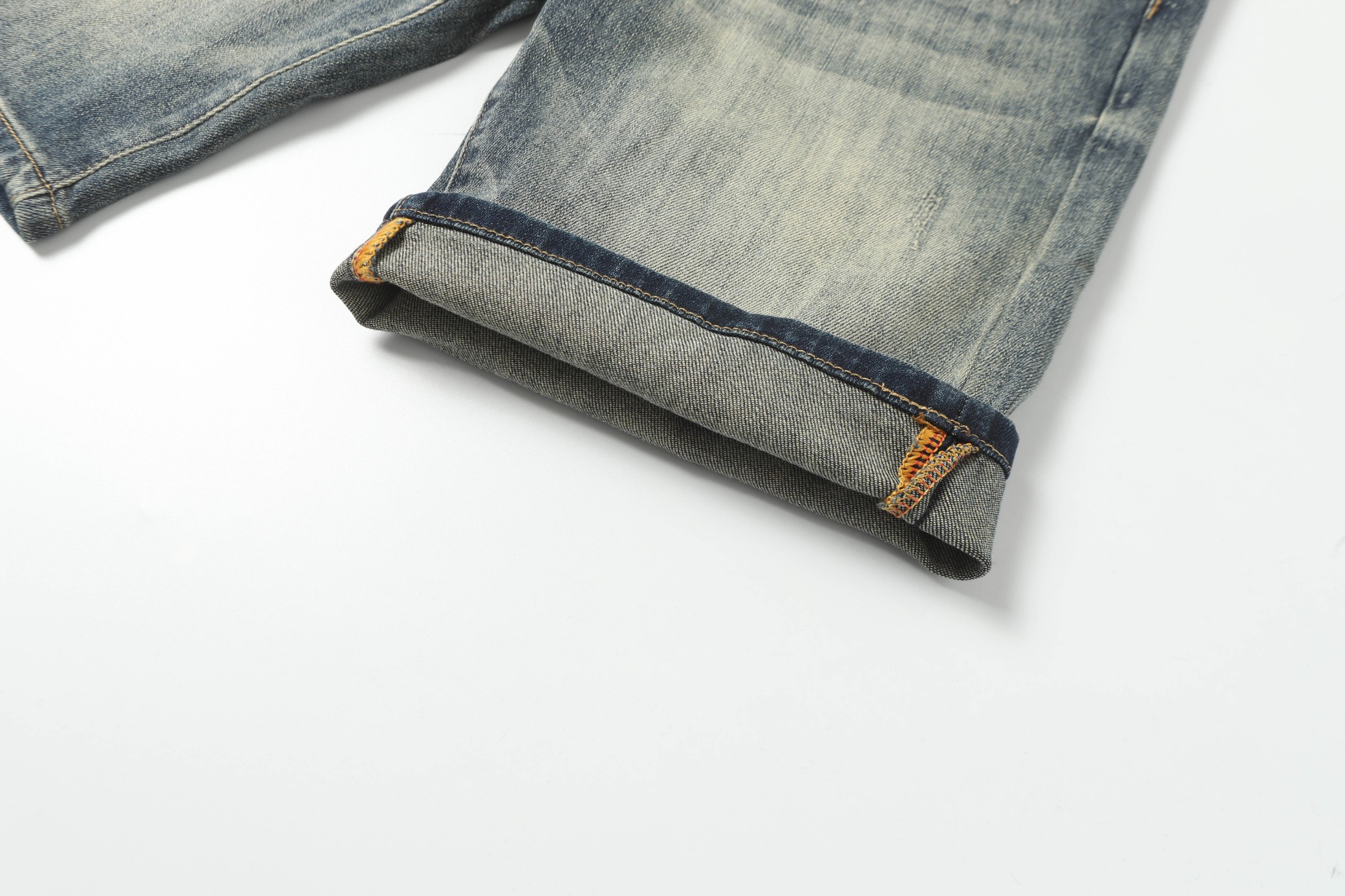 Comparison of High-Quality Carhartt Karat Jeans with Market Variants - 图片 8