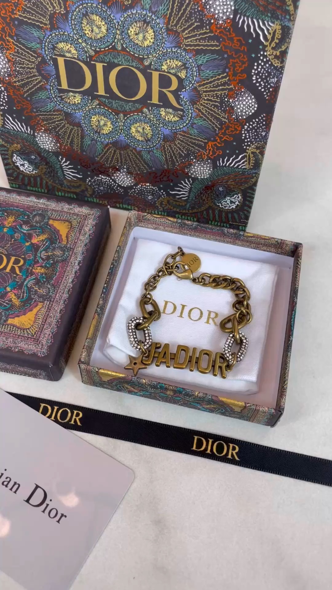 Vendeurs en ligne
 Dior Bijoux Bracelet