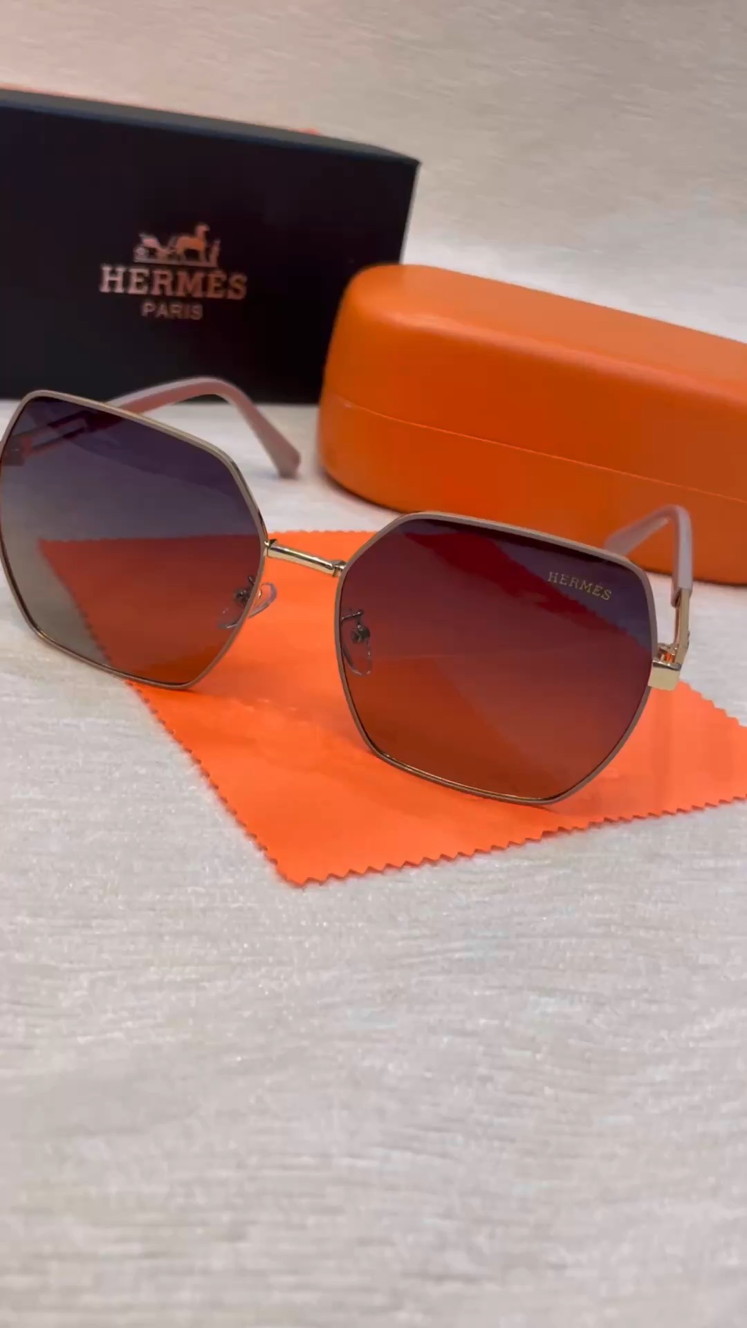 Hermes Luxe
 Lunettes De Soleil