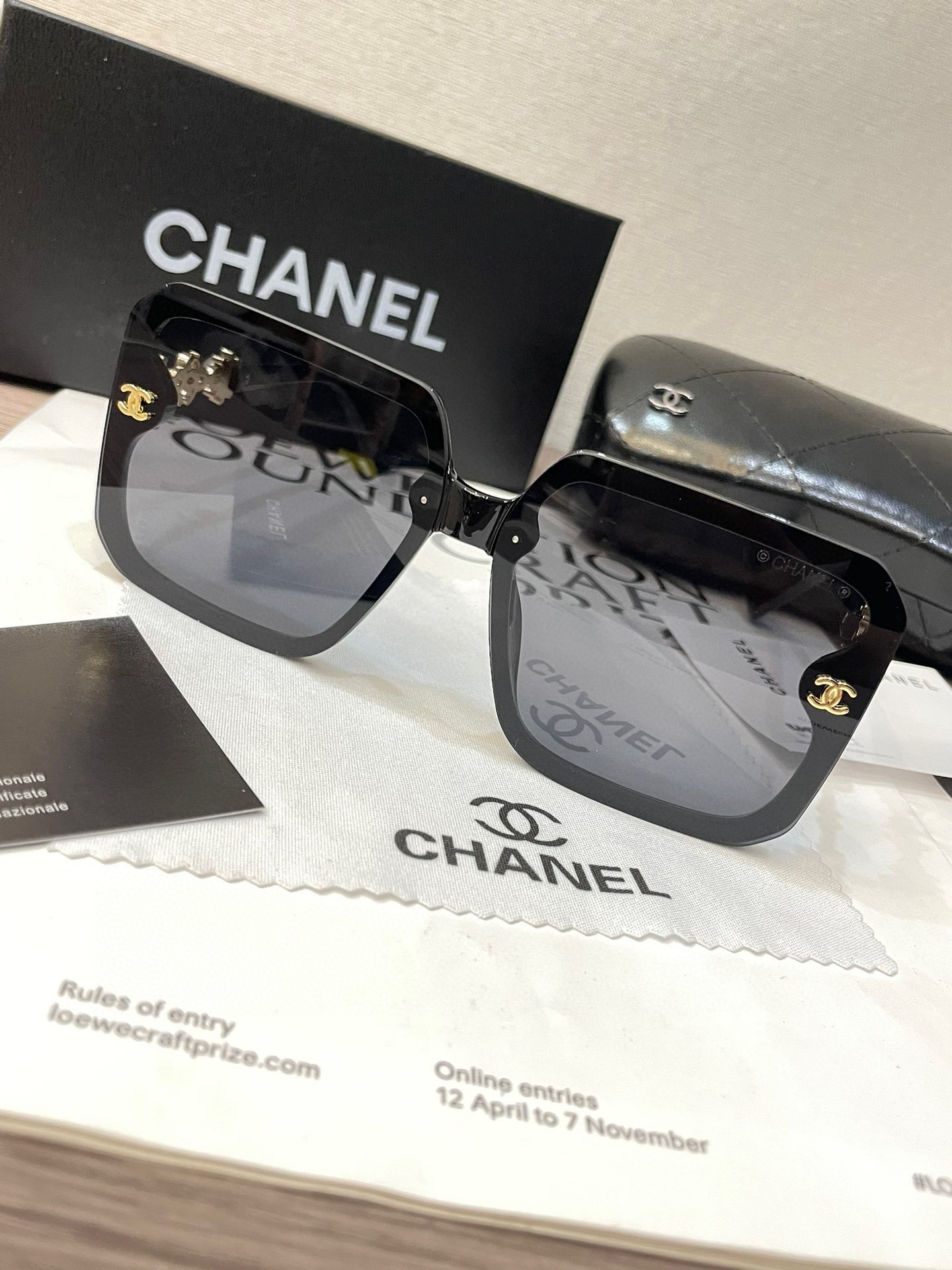 Chanel Lunettes De Soleil La couleur violette