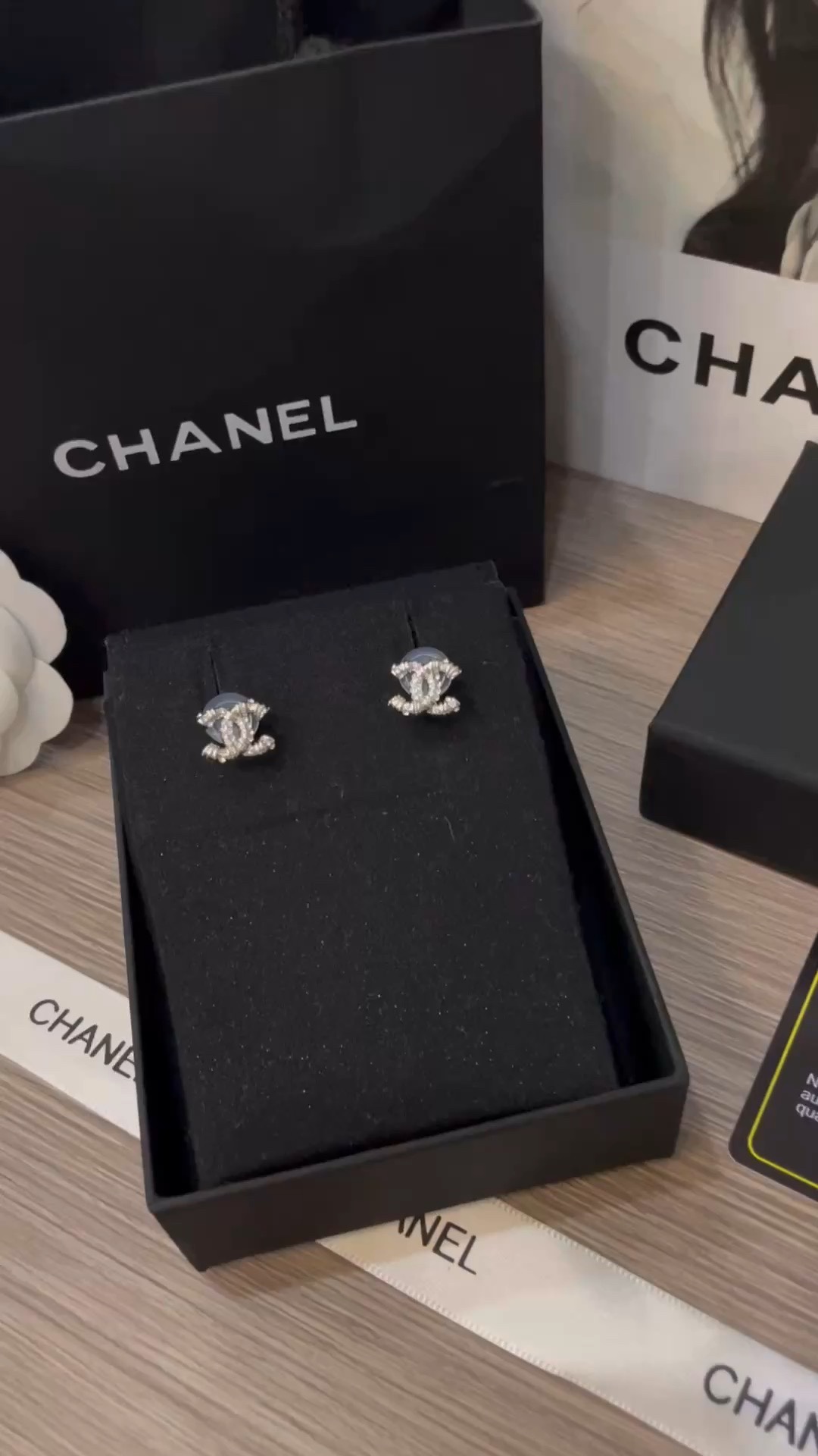 Vente en France
 Chanel Bijoux Boucle D’Oreille